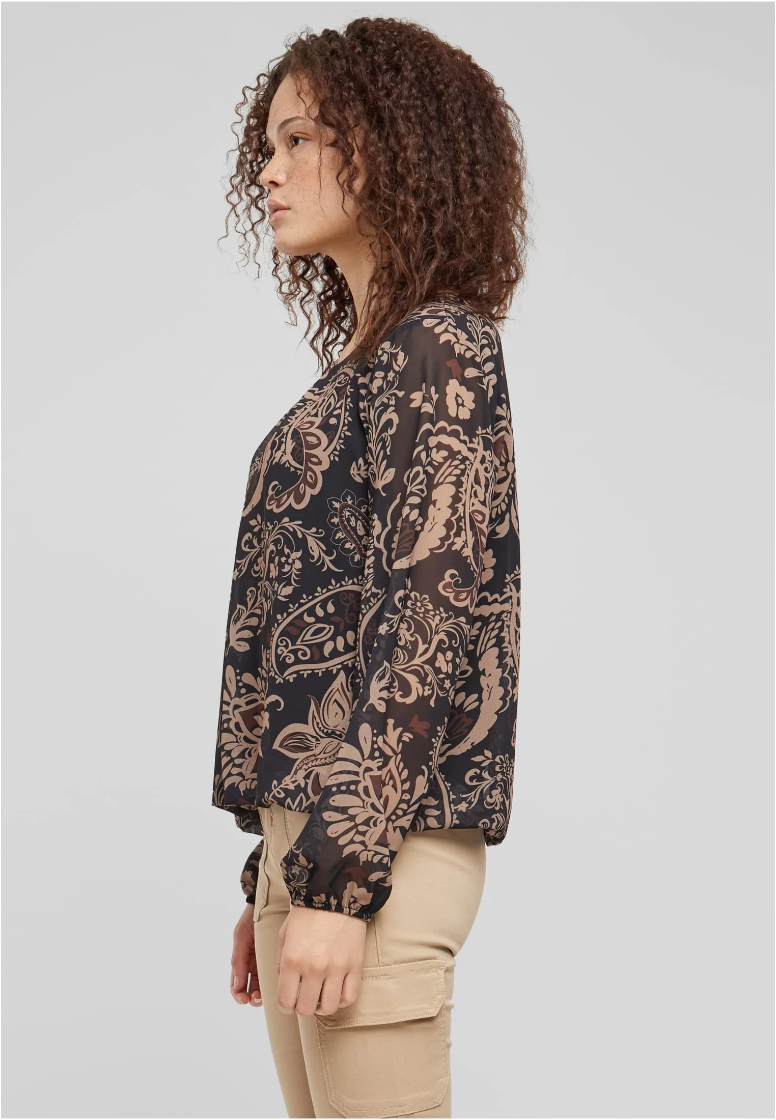 skwm-tb-5202CL5_Mw4-00007 Damen Chiffon Bluse mit All Over Ornament Print