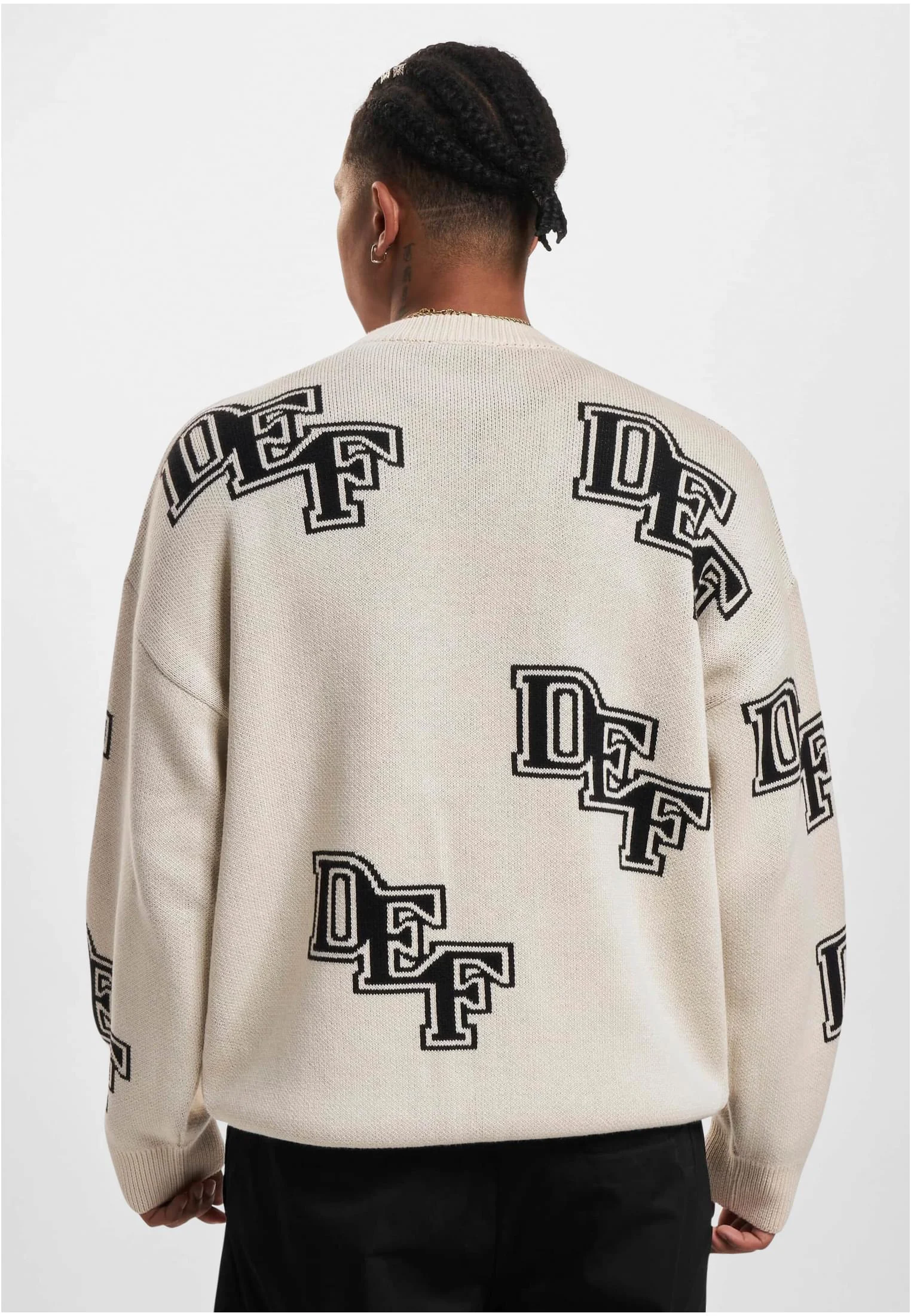 skwm-tb-DFCN146_Mw2-00007 Knit Crewneck