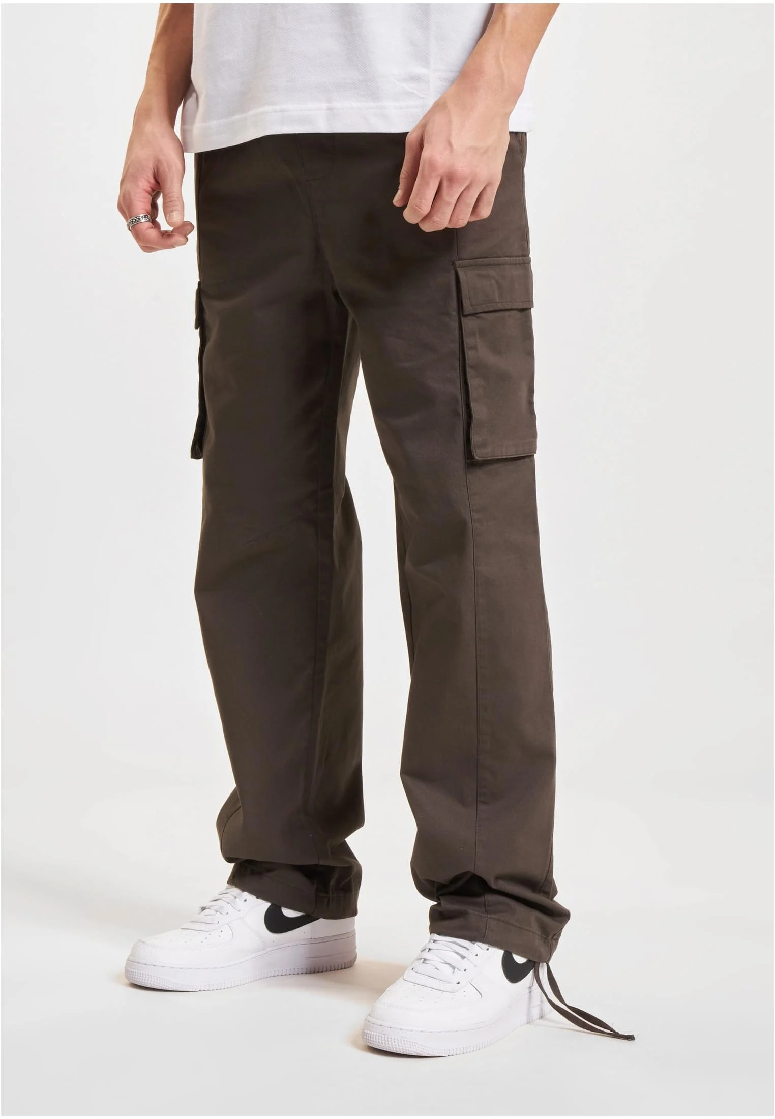 skwm-tb-DFCP068_Mw1-02266_74d7ce03-5e4e-4710-a426-cb974e4b8d53 Empire Cargopants