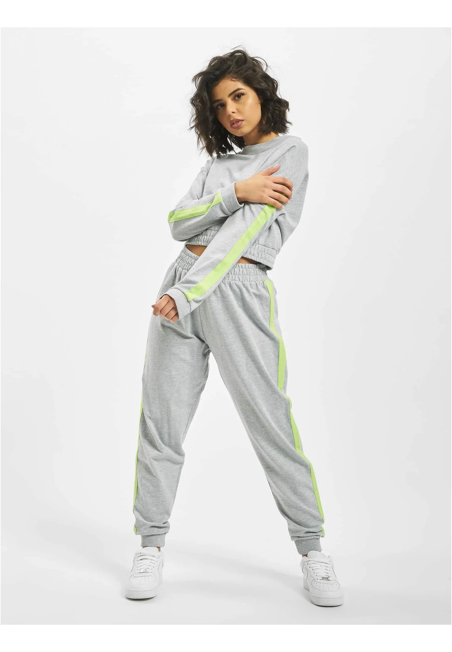 skwm-tb-DFLCN121_Mw12-00111 Chelsea Crewneck