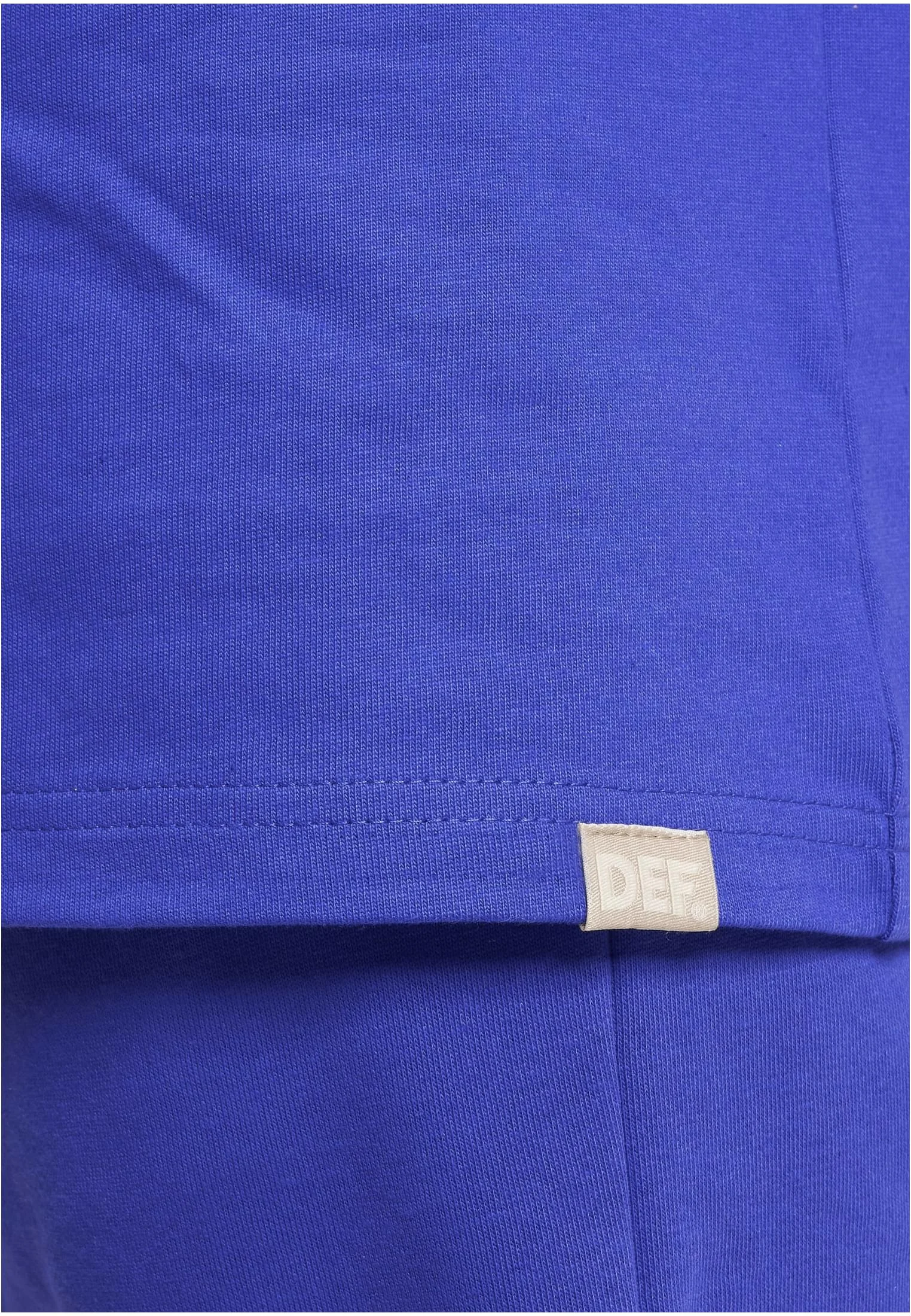 skwm-tb-DFLTS207_P7-01495 Essential T-Shirt