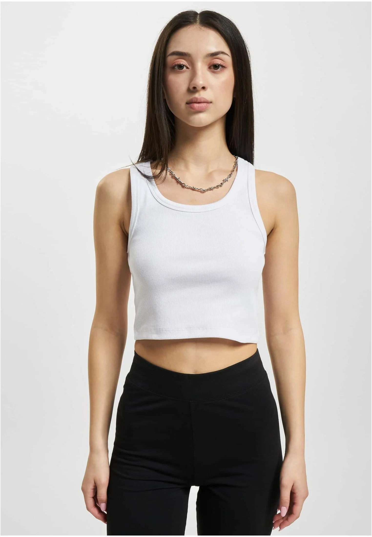 skwm-tb-DFLTT024_Mw1-00220_4ad453e0-bc33-430b-bbef-f74cfebb4709 BASE Tanktop