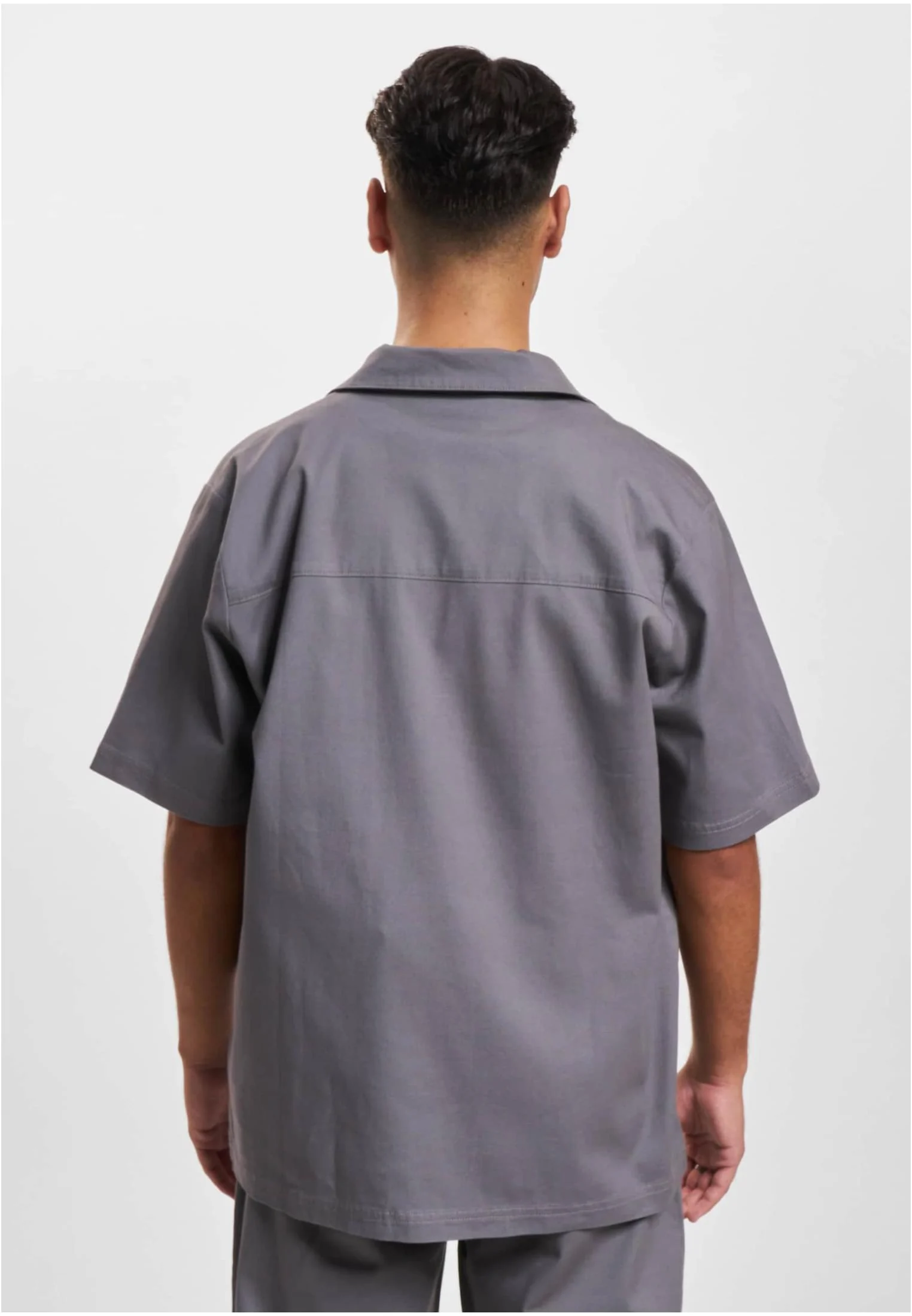 skwm-tb-DFST009_Mw2-01745_c9e2bada-13fa-4318-a886-0639099c915b Hamza Shirt