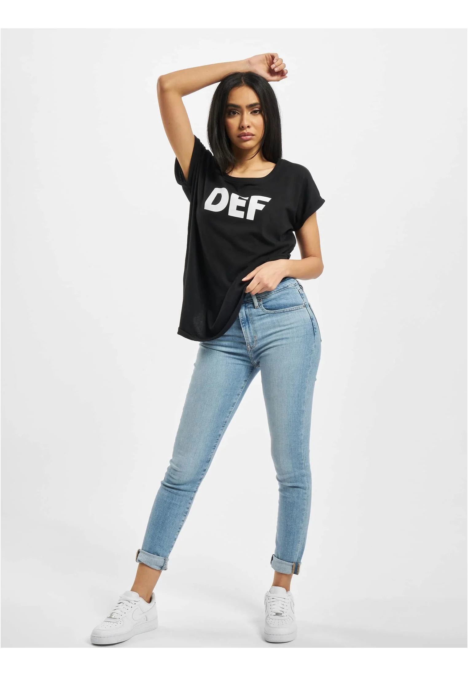 skwm-tb-DFTS056T_Mw12-00007 Sizza T-Shirt