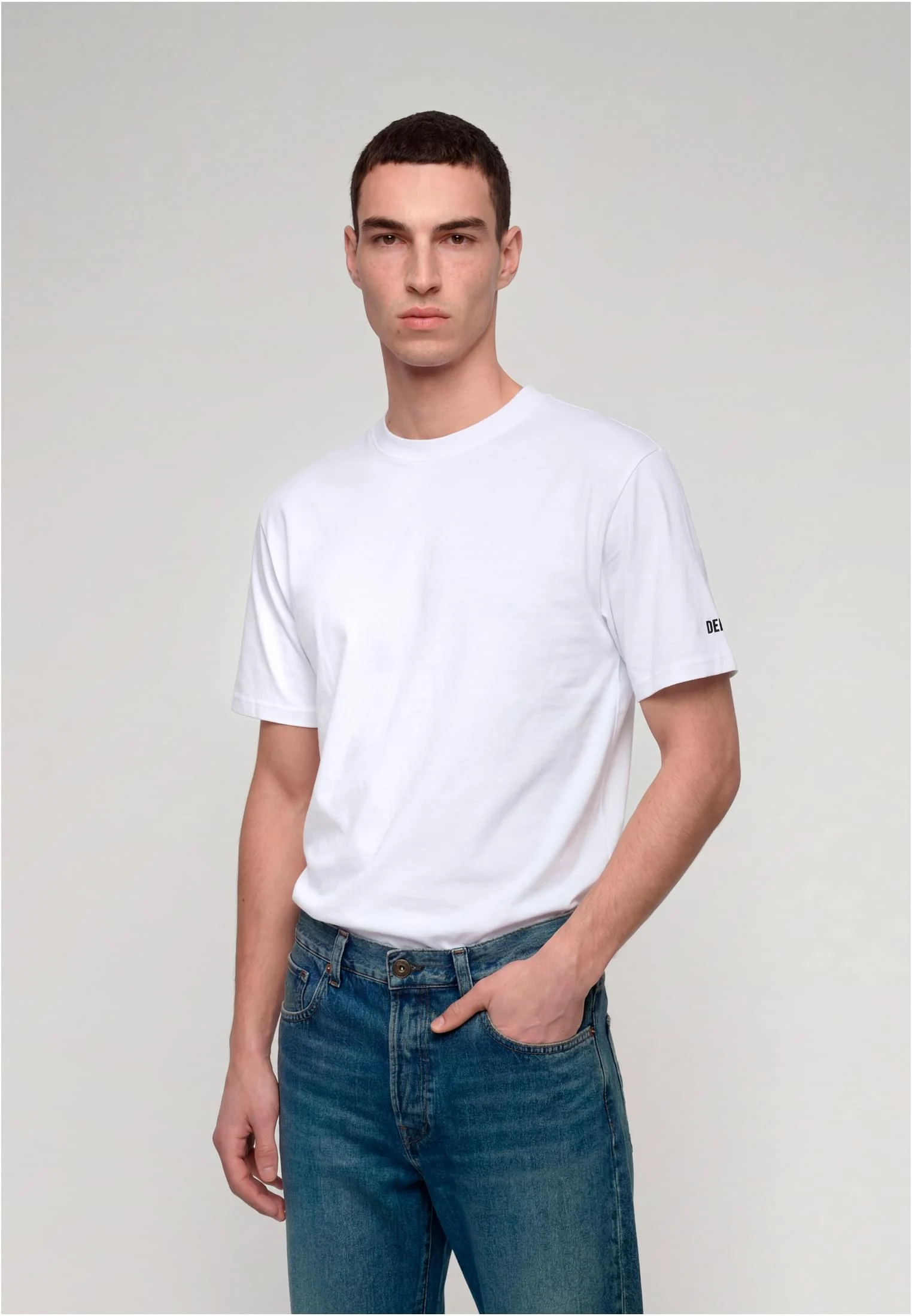 skwm-tb-DFTS241_Mw1-05104_ed0c8044-6391-4b8b-8e9f-c5814199648d Tall T-Shirts