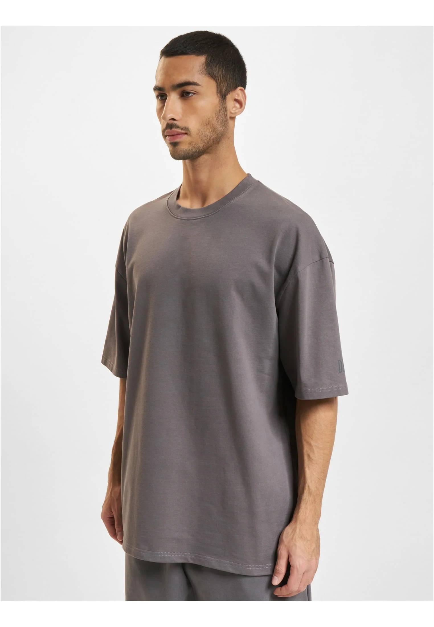skwm-tb-DFTS246_Mw1-04493_79e18bc5-22ab-49d8-a443-77dd3ce9556b Medusa T-Shirt