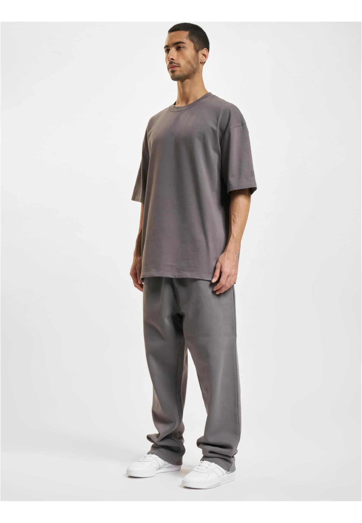 skwm-tb-DFTS246_Mw12-04493 Medusa T-Shirt