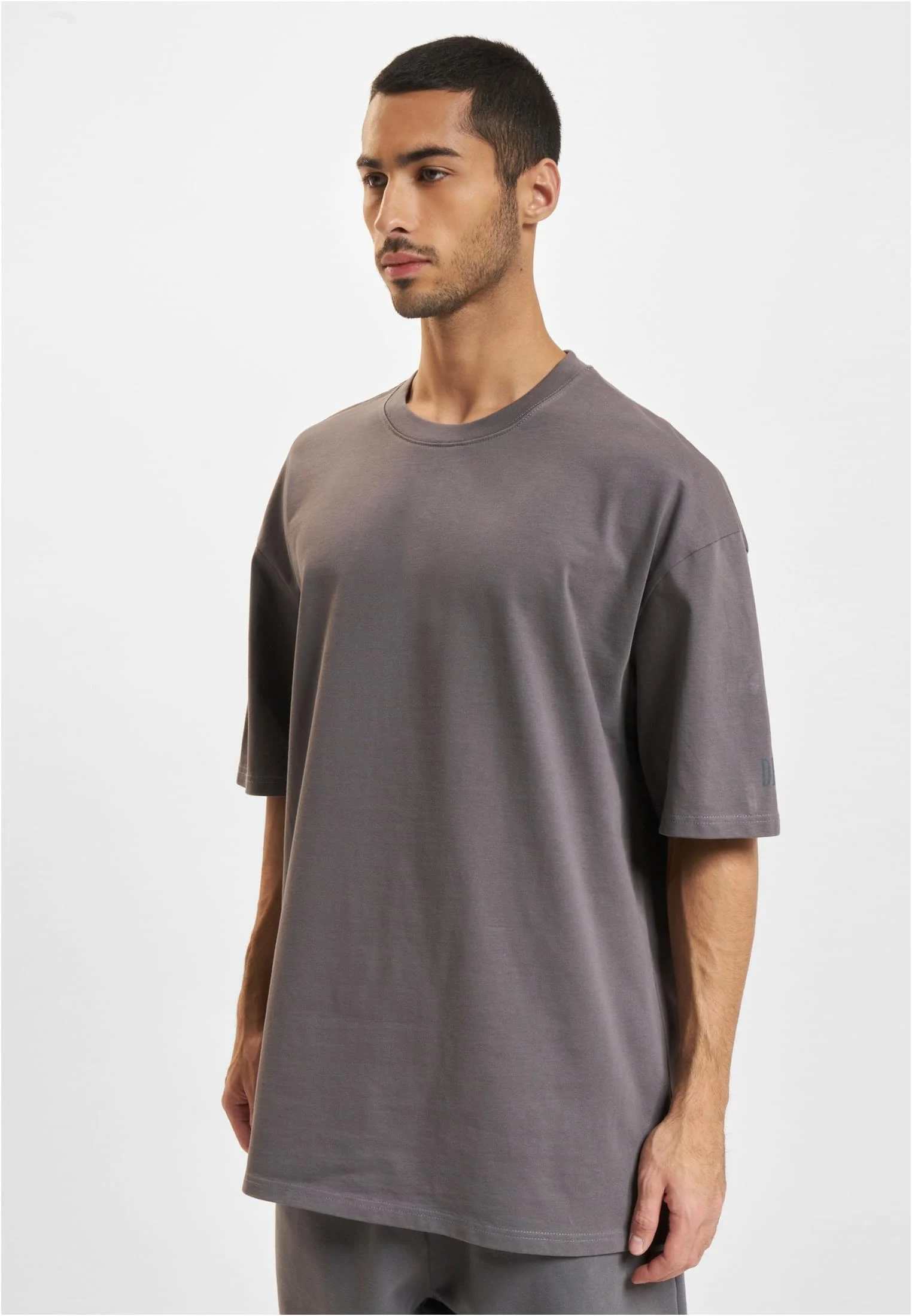 skwm-tb-DFTS247_Mw1-04493_723f7db9-8bee-40a2-a8f0-5c6d12066b16 Fly T-Shirt