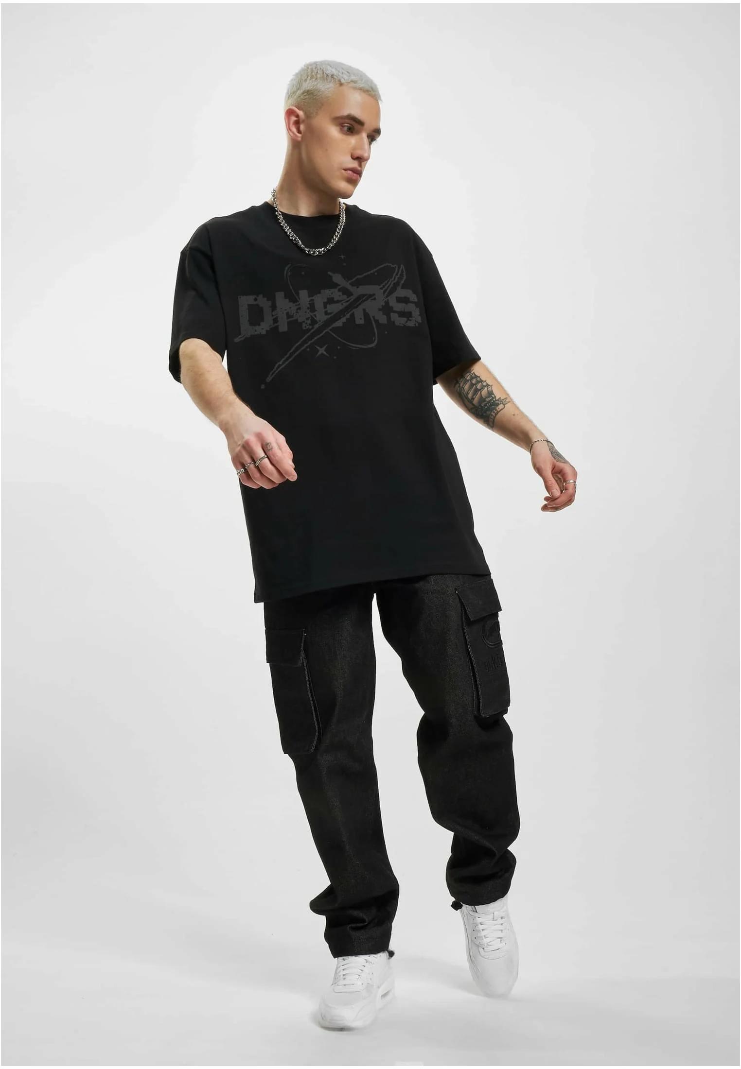 skwm-tb-DGTS856T_Mw12-00007 Invador T-Shirt