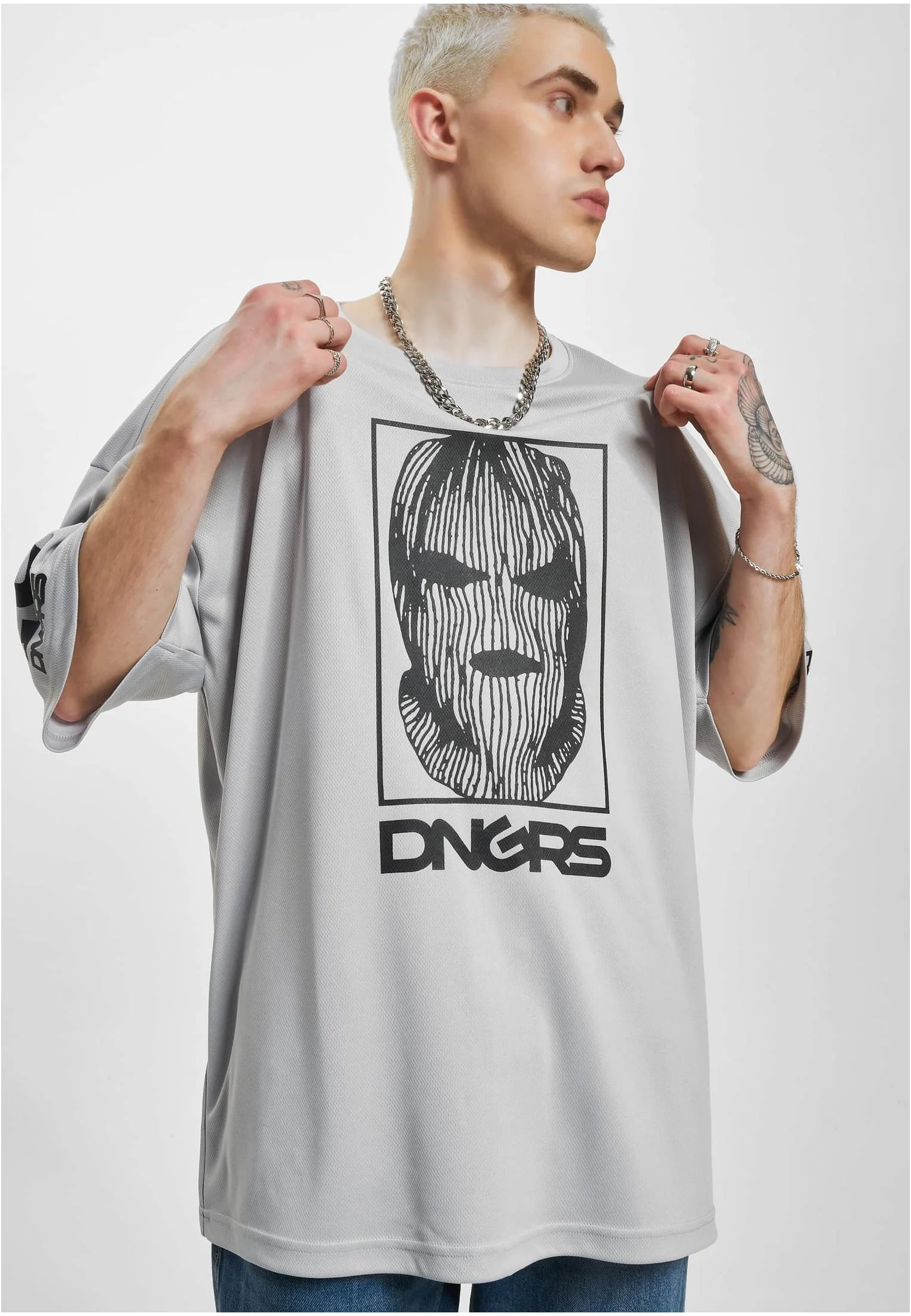 skwm-tb-DGTS884_Mw1-00220_8d202082-b21f-41d5-8fe4-d1d50886cc72 T- Shirt Evil 07