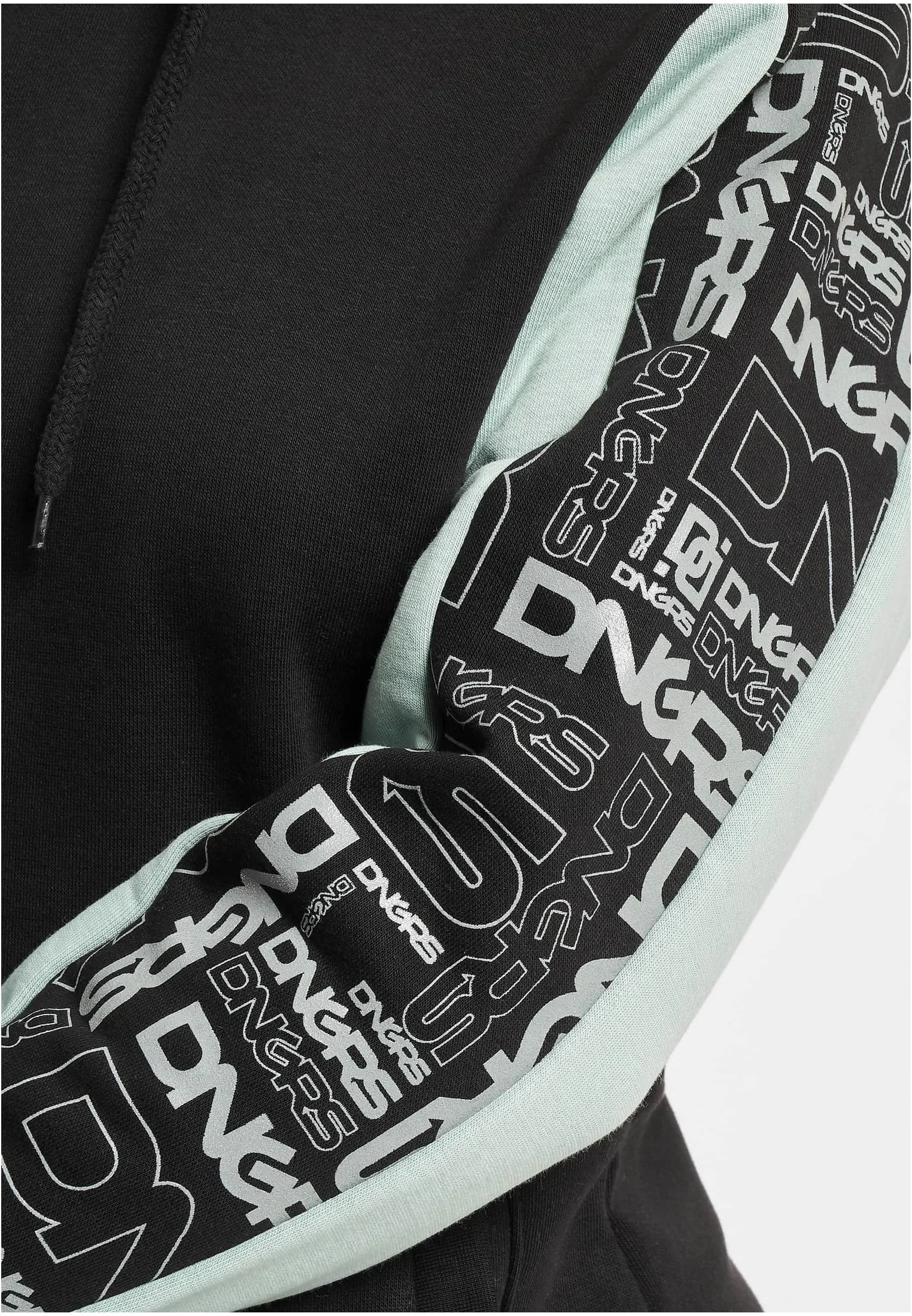 skwm-tb-DLHD128_Mw17-01198 Invader Hoody