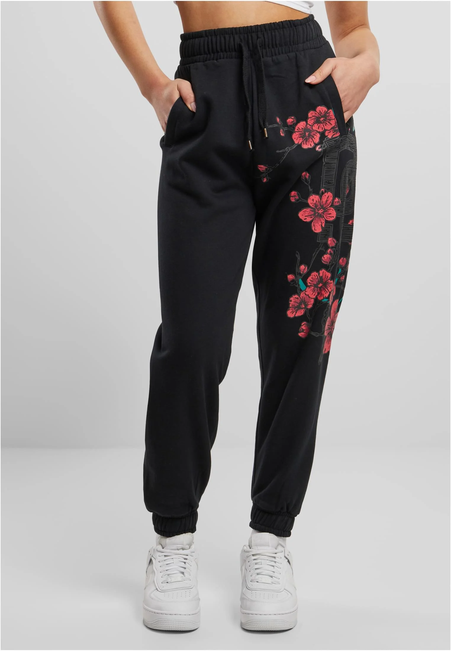 skwm-tb-DLSP124_Mw1-00007_1283eaeb-0690-458f-801f-3bf33cd32897 DNGRS Choice Sweat Pants