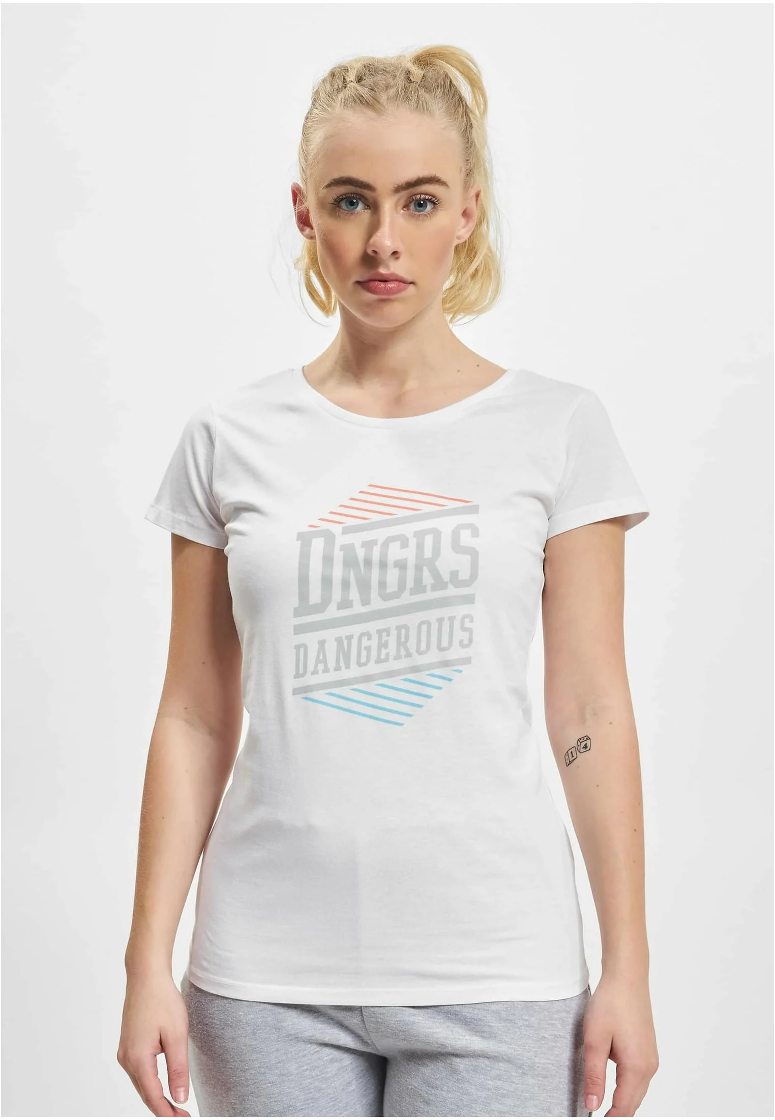 skwm-tb-DLTS136T_Mw1-00220_d5241c17-af52-4017-b76c-66ea329f99ab Tackle T-shirt