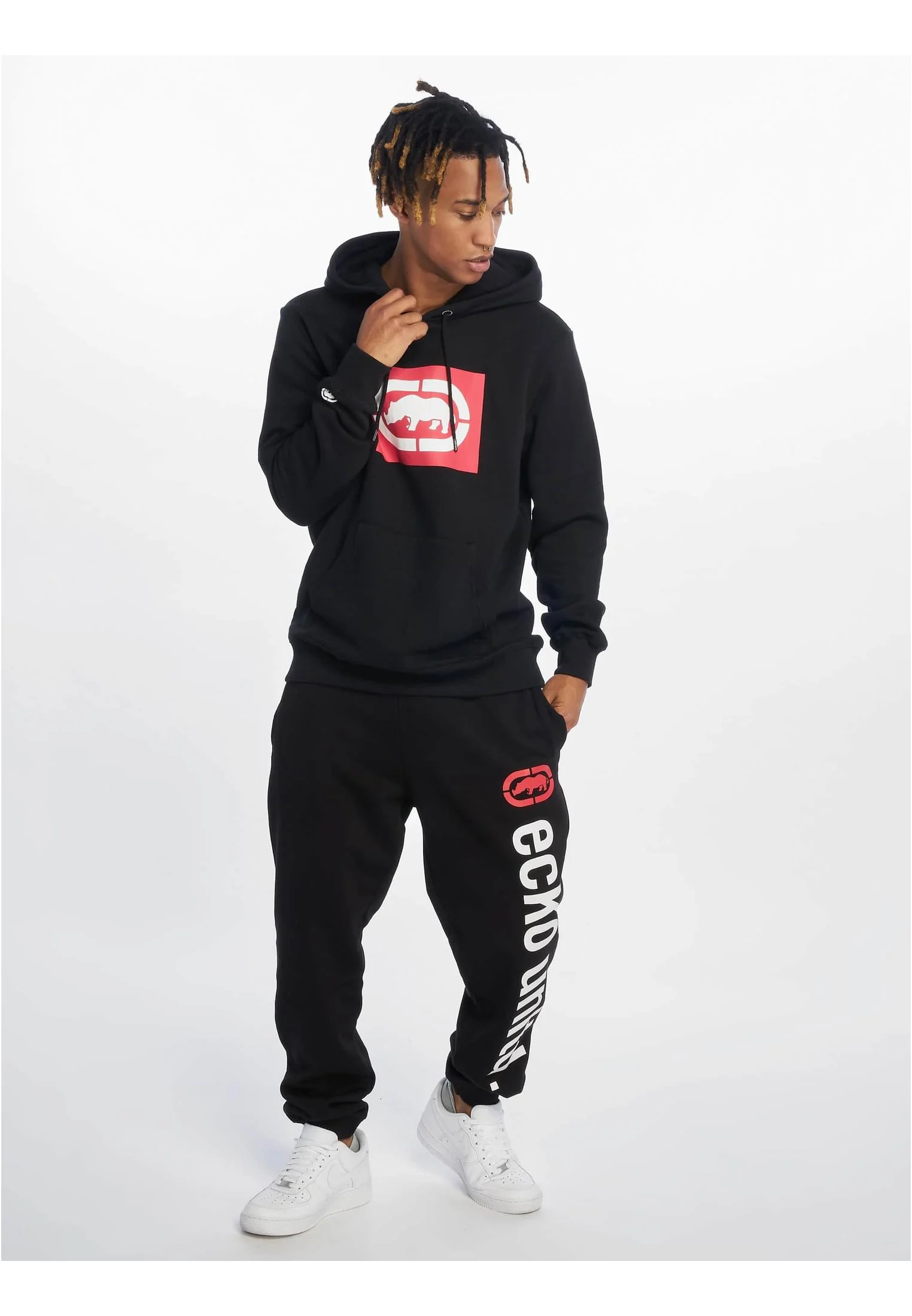 skwm-tb-ECKOHD1033_Mw12-00007_da198ff0-0ba5-4a53-b381-88b57b339925 Base Hoody