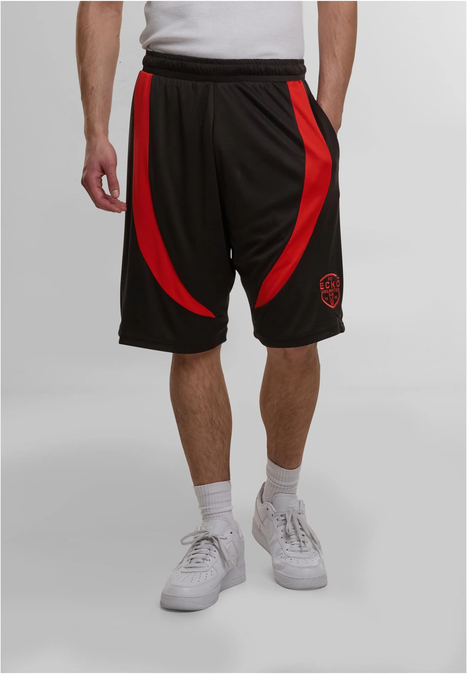 skwm-tb-ECKOSH1038_Mw1-02374_62bcb90c-0948-4bd2-bd0c-bd0377a25a85 Ecko Unltd. Cuts Shorts
