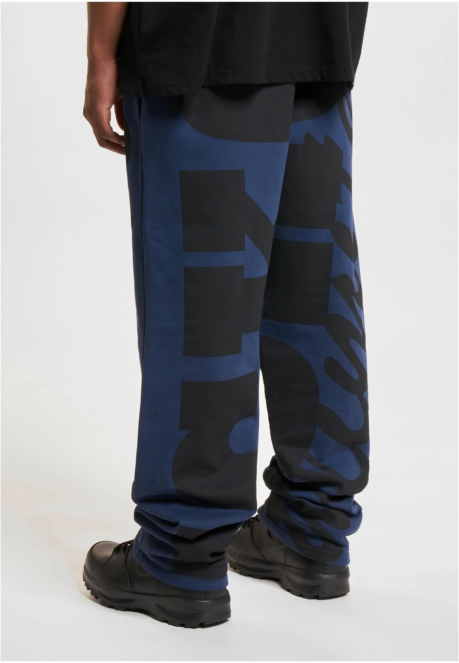 skwm-tb-ECKOSP1068_Mw2-02500_f1bcd4ec-5d3c-4b5d-ba45-6e2b36cdb8f0 Ecko Unltd. Big Font Jogginghosen