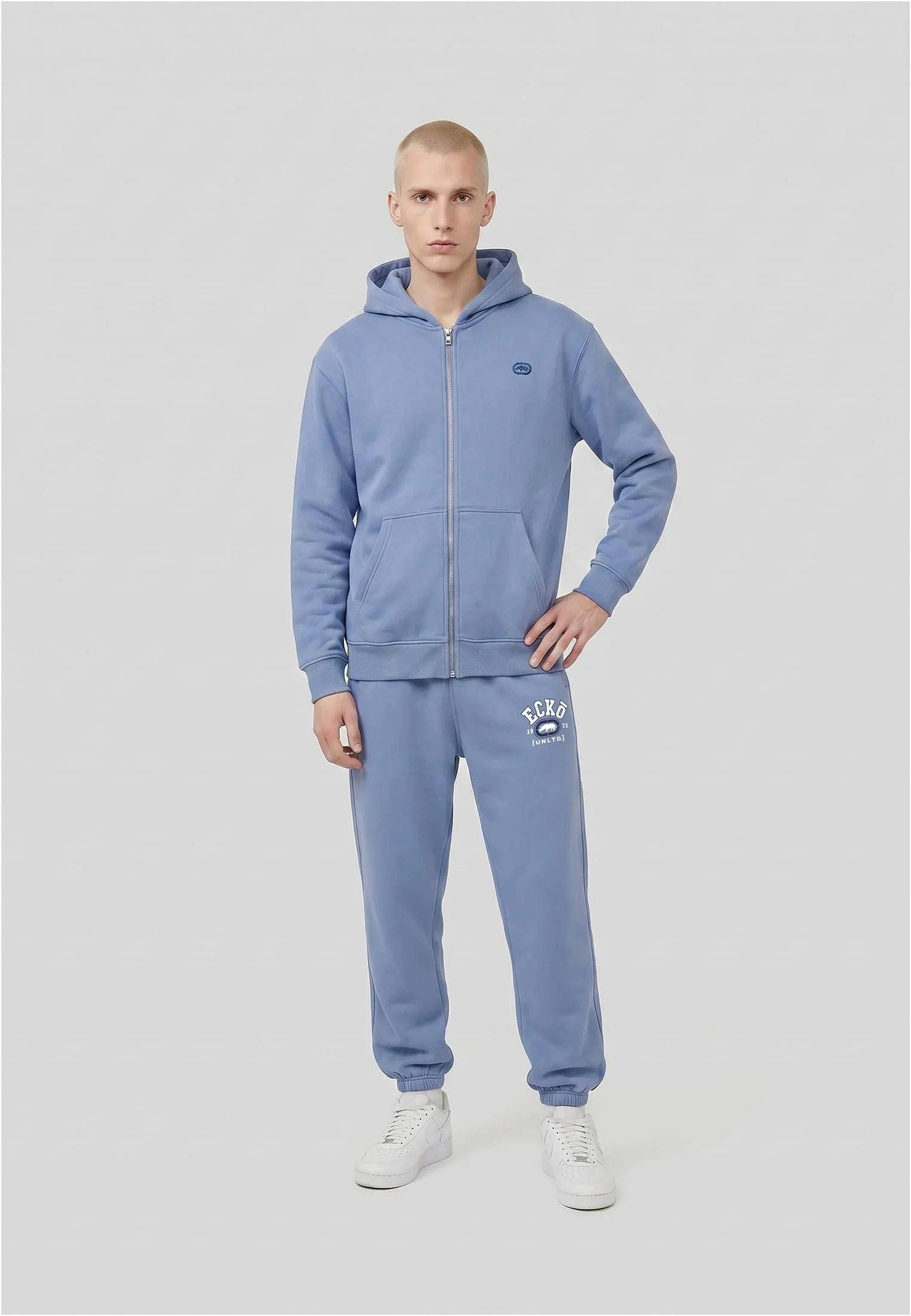 skwm-tb-ECKOSP1090_Mw12-18327_6383eaa7-7a44-4235-98ad-1bb7c54e83ea Fluffy Logo Sweatpants