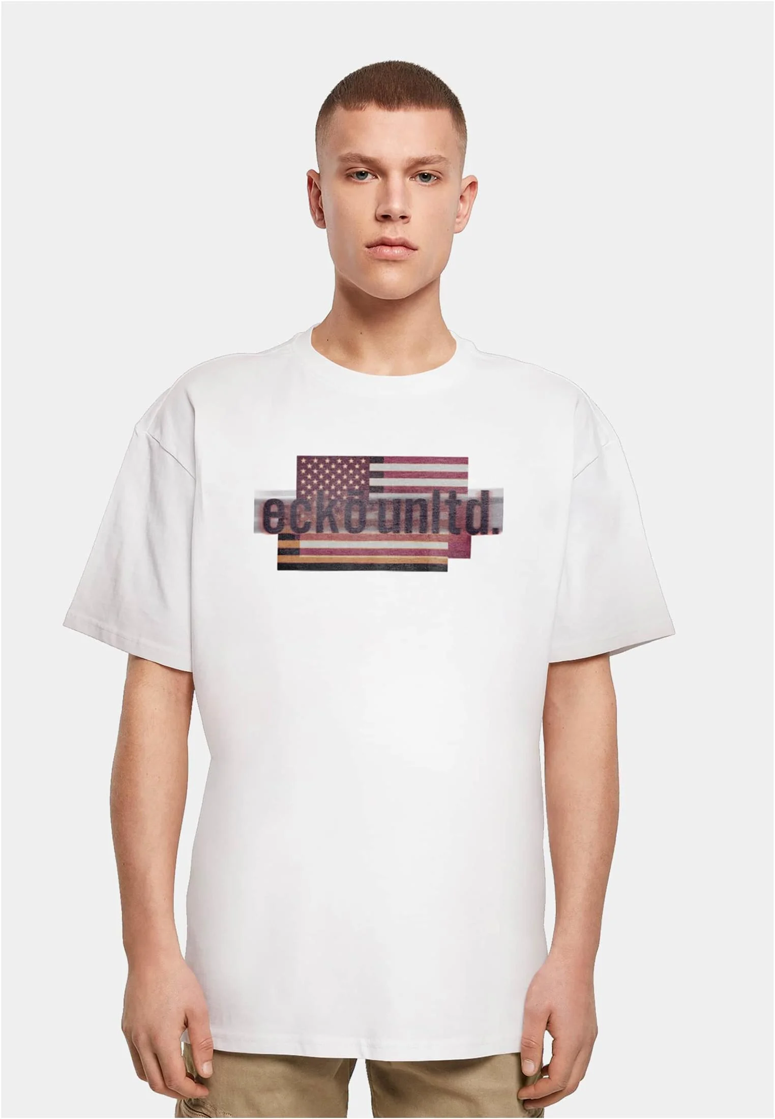 skwm-tb-ECKOTS1154M_Mw1-00220_d77de7b0-cb65-42c5-8e4e-d540e168abea ECKOTS1154M FLAG T-Shirt