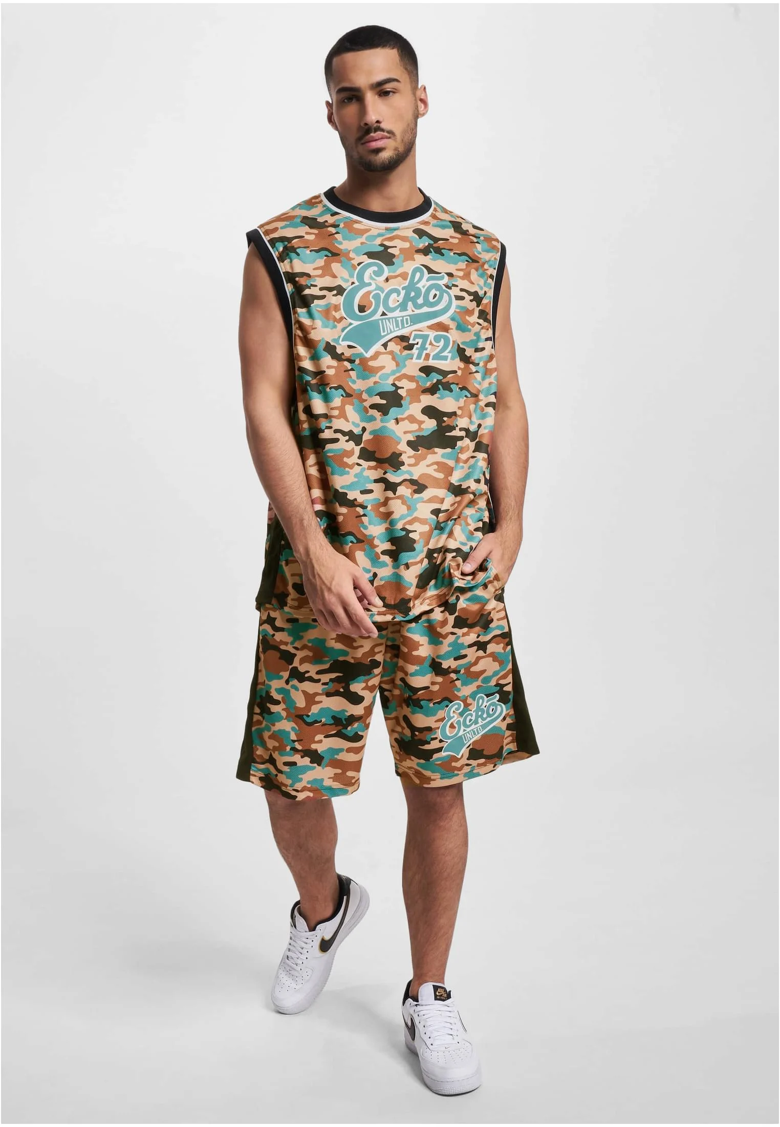 skwm-tb-ECKOTT1018_Mw12-04923 Ecko Unltd. Tanktop BBall