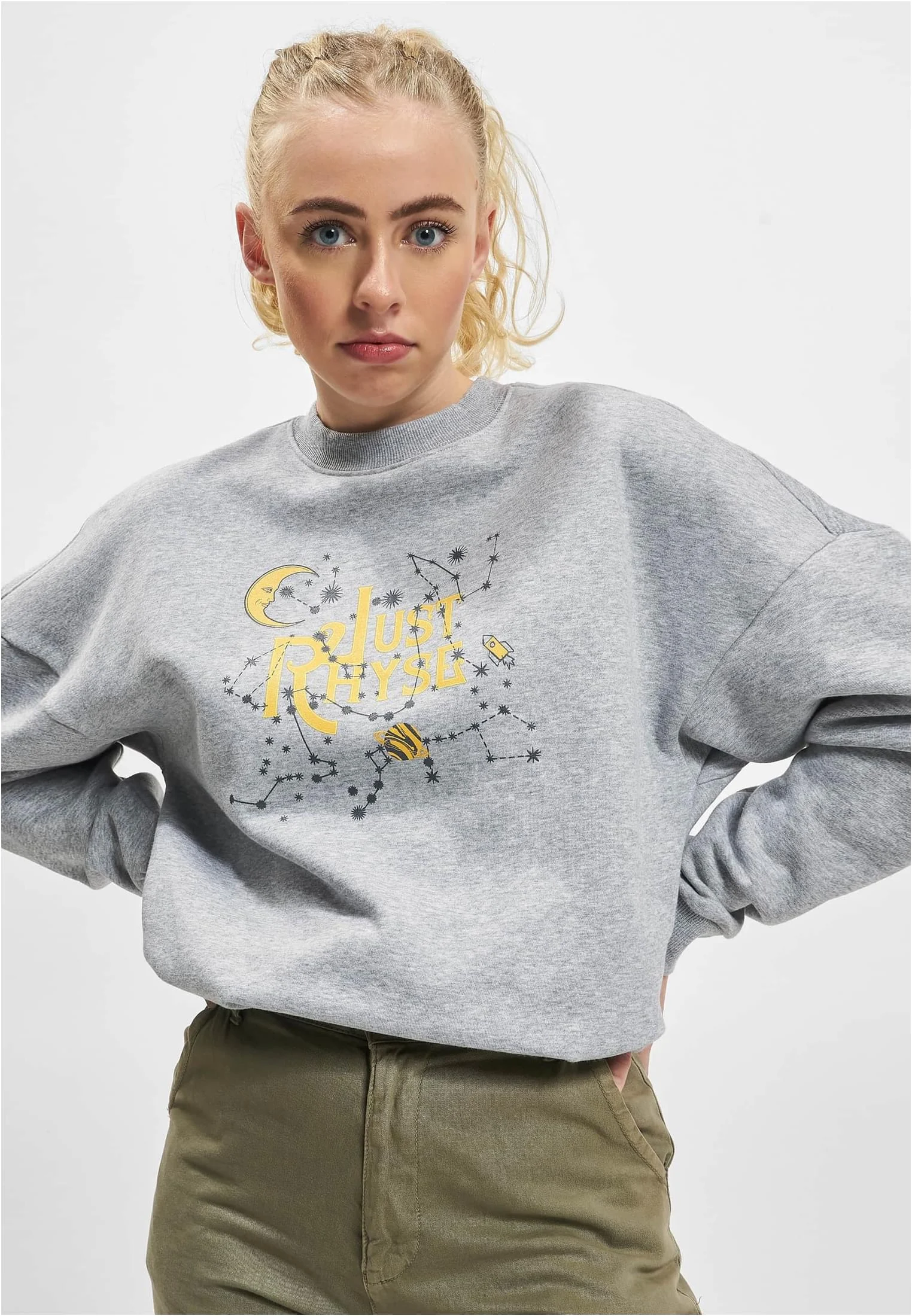 skwm-tb-JLCN226T_Mw1-00431_dcd81952-6af3-4bae-9e91-acd33cec68a2 Stars Crewneck