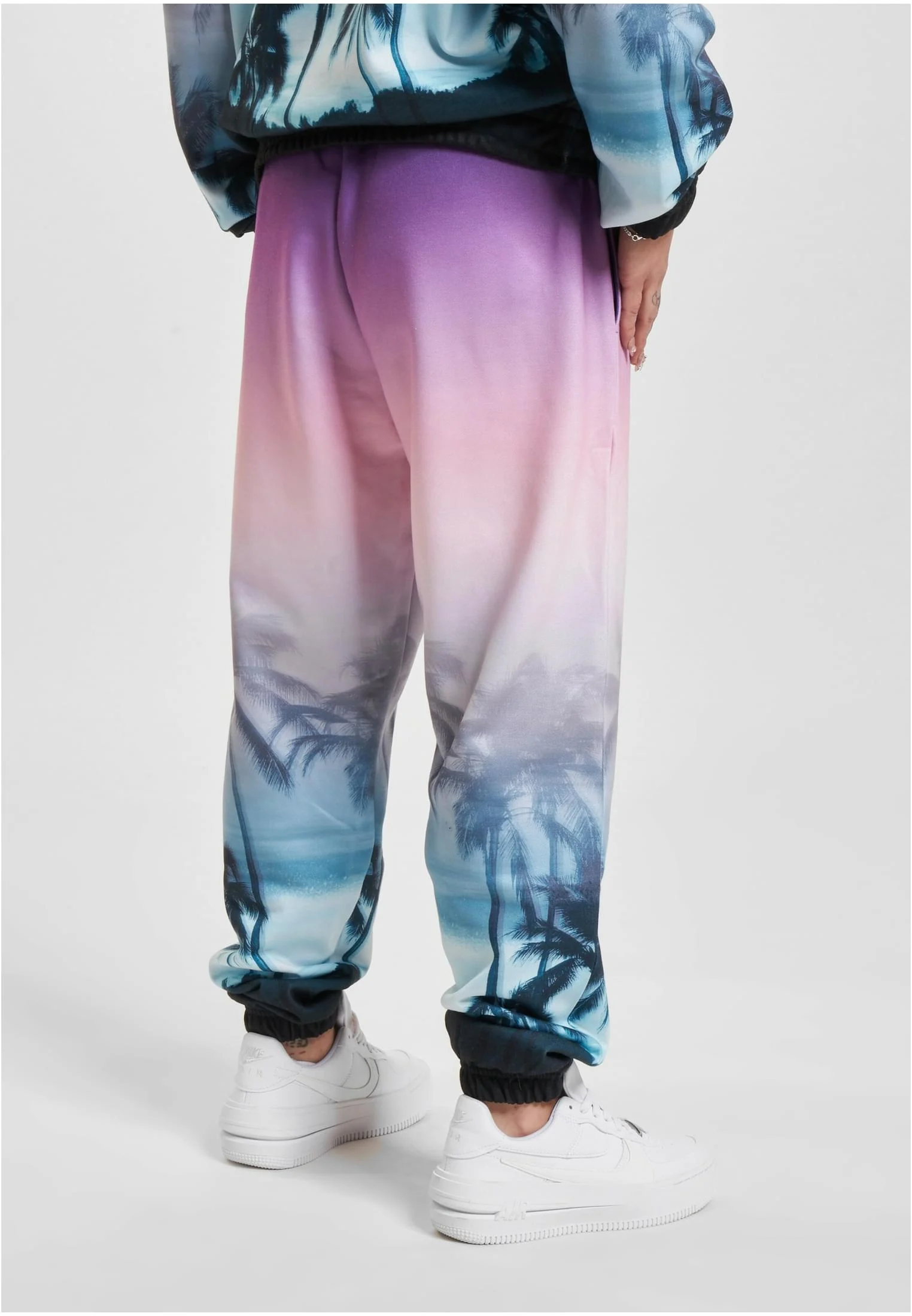 skwm-tb-JLSP253_Mw2-15186 Lost Paradise Sweatpants