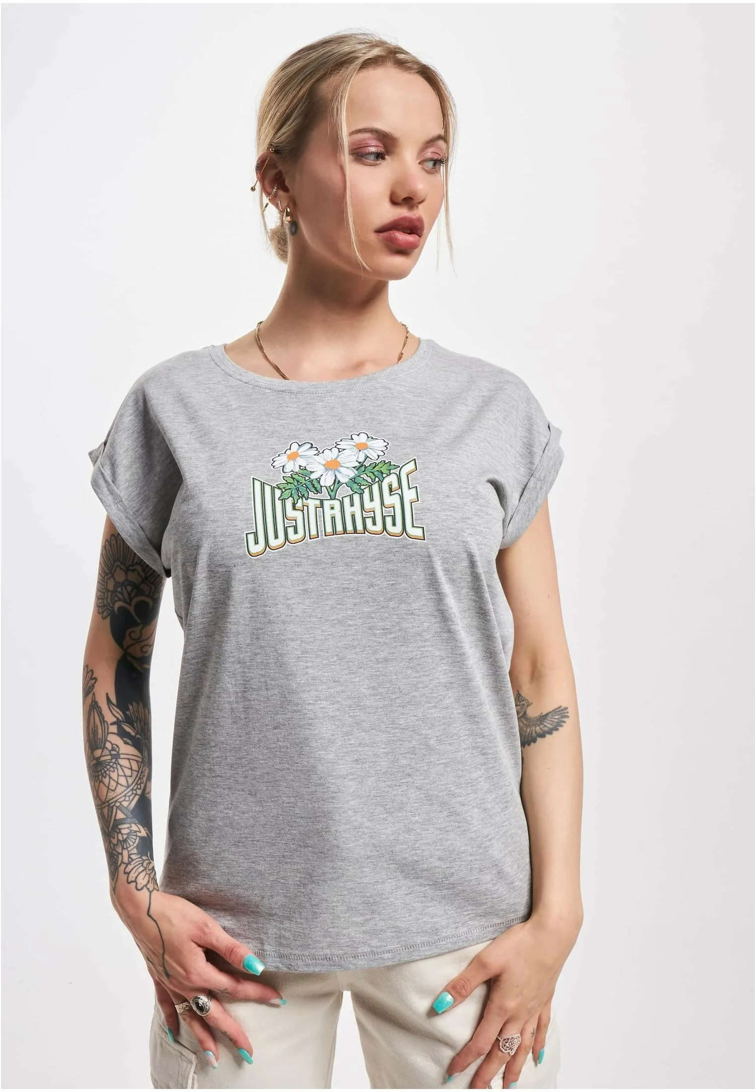 skwm-tb-JLTS262M_Mw1-00431_3c8ae901-376e-499e-91dd-511fa94cdbdc JLTS262M Daisy T-Shirt