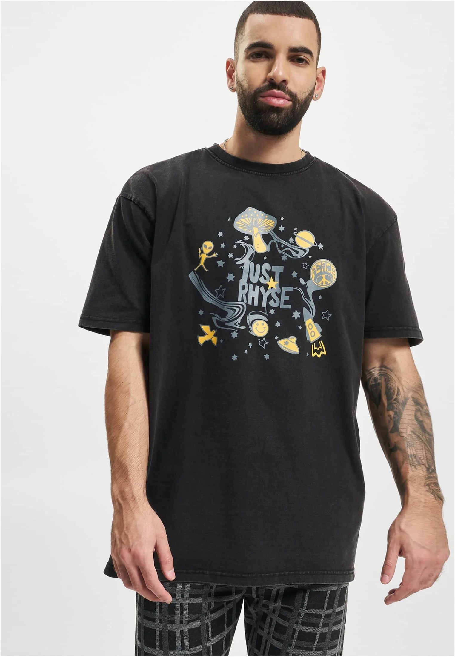 skwm-tb-JRTS708T_Mw1-00007_bd75455e-3048-4709-b3a0-eece2d77b275 Tshirt OutOfSpace