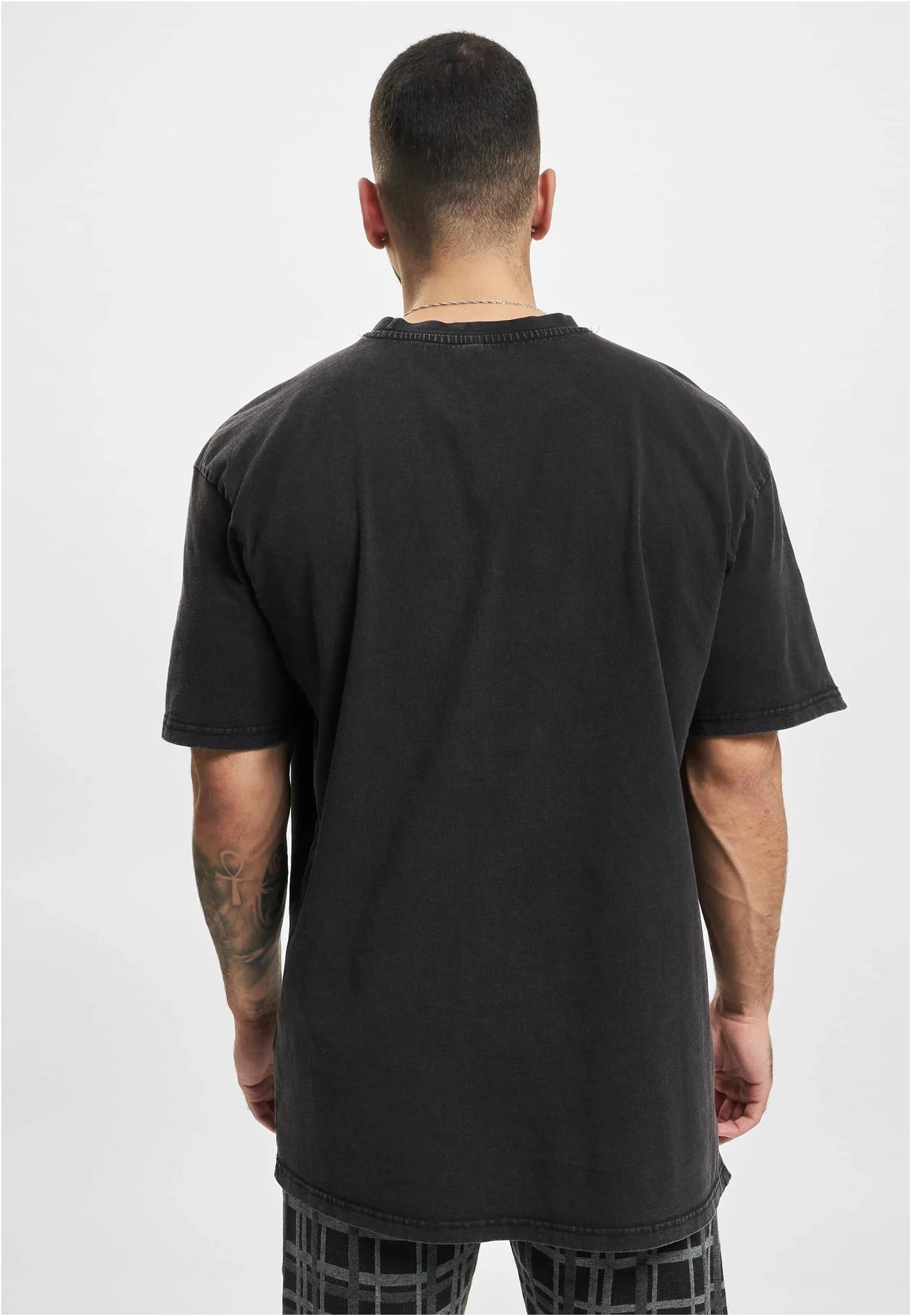 skwm-tb-JRTS708T_Mw2-00007 Tshirt OutOfSpace