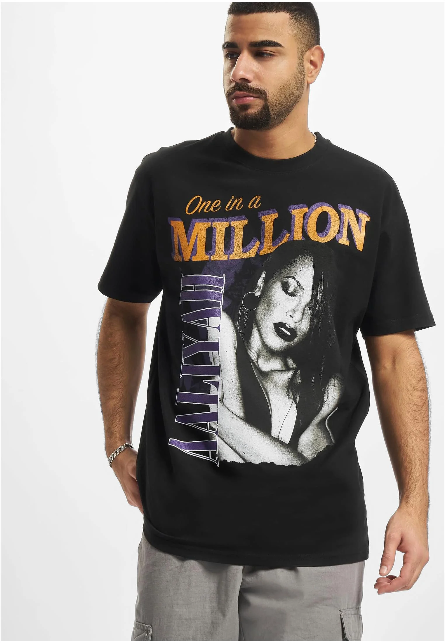 skwm-tb-MT1830_Mw1-00007_5274bcdb-20be-4594-b81d-e8515a3df000 Aaliyah One In A Million Oversize Tee