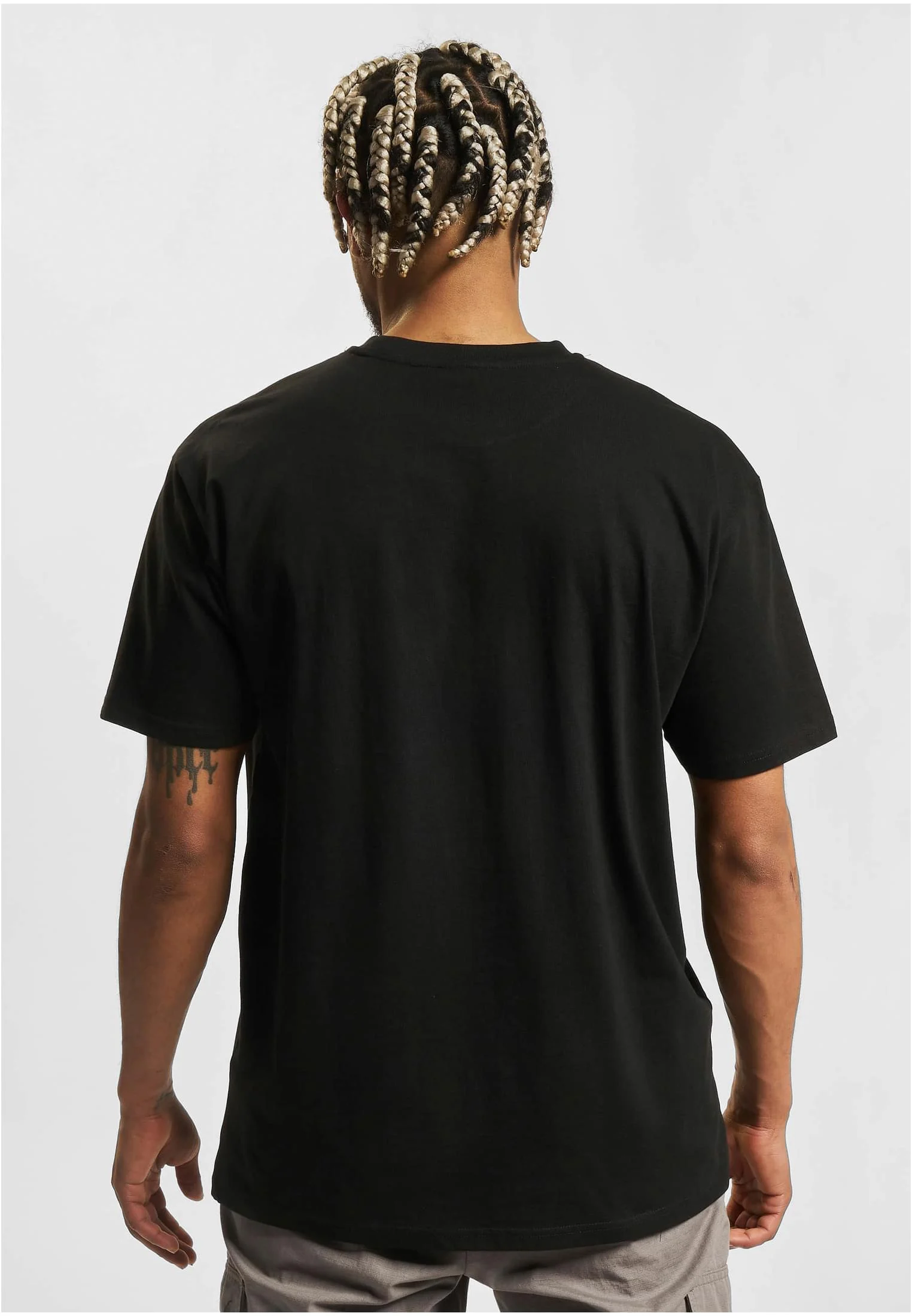 skwm-tb-MT1847_Mw2-00007 DMX Armscrossed Oversize Tee