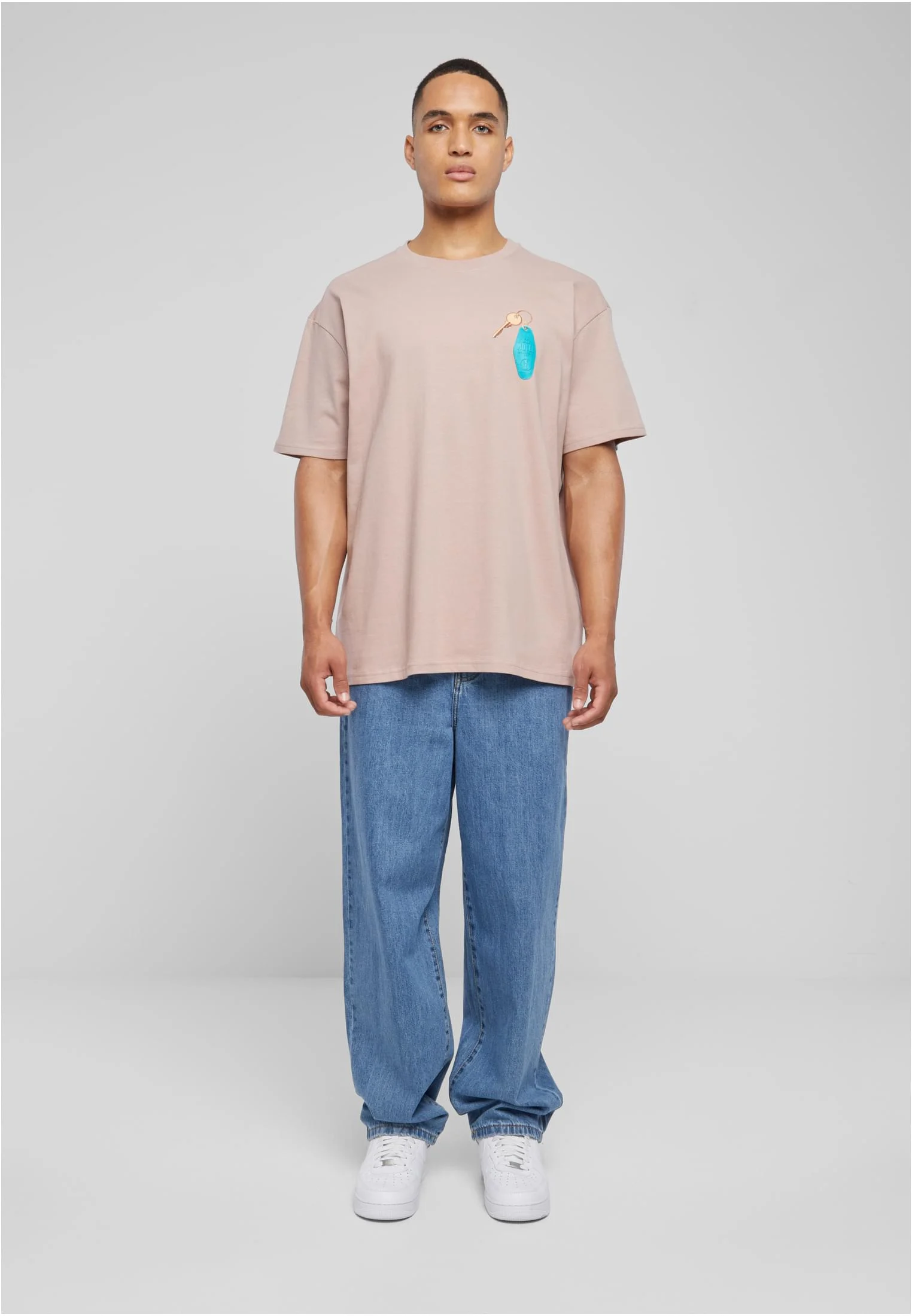 skwm-tb-MT2468_Mw12-02913 California Motel Oversize Tee