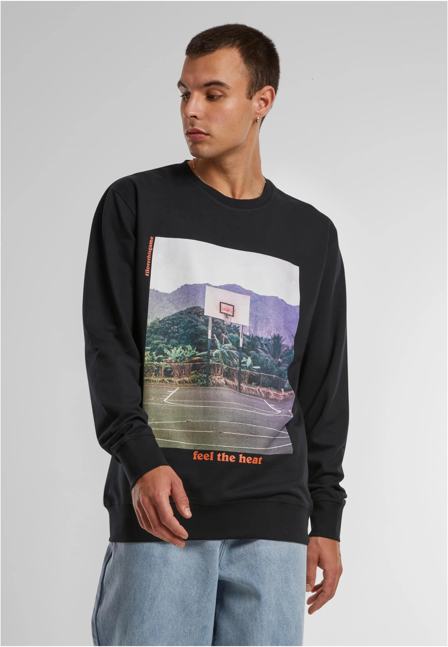 skwm-tb-MT2574_Mw1-00007_d5772772-1645-402f-ab7e-a30492ef9c64 Feel the Heat Crewneck
