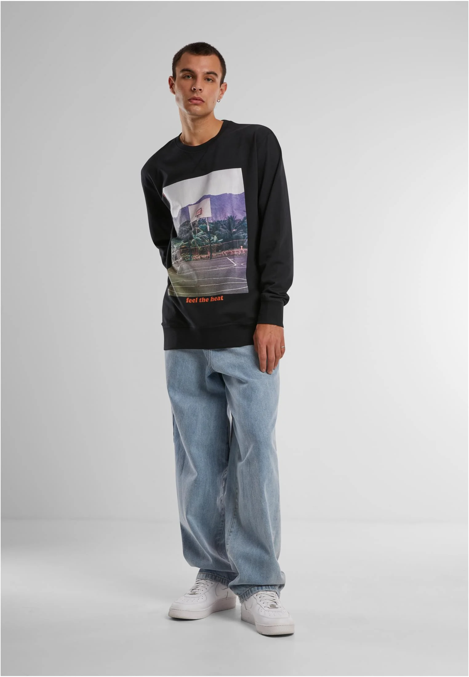 skwm-tb-MT2574_Mw12-00007 Feel the Heat Crewneck