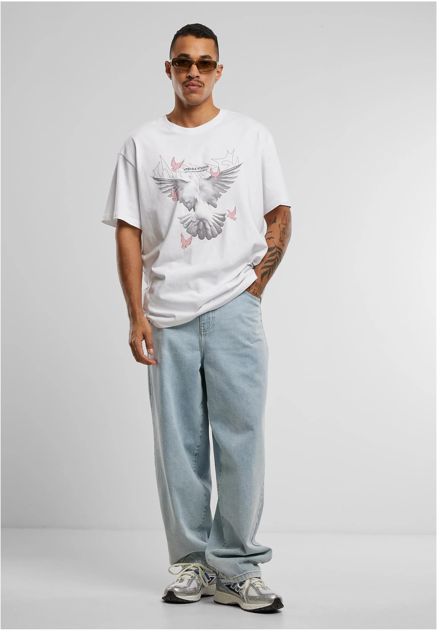 skwm-tb-MT2738_Mw12-00220_e4a5d0fb-0694-4e53-bc6f-19a7a64bcacf Doves Oversize Tee