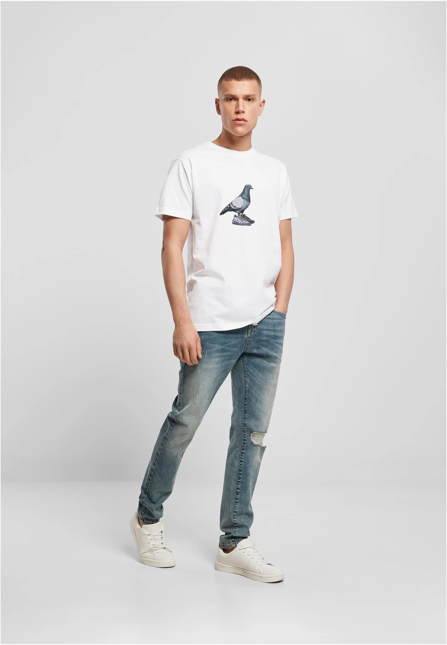 skwm-tb-MT2894_Mw12-00220 Dove Sneaker Tee