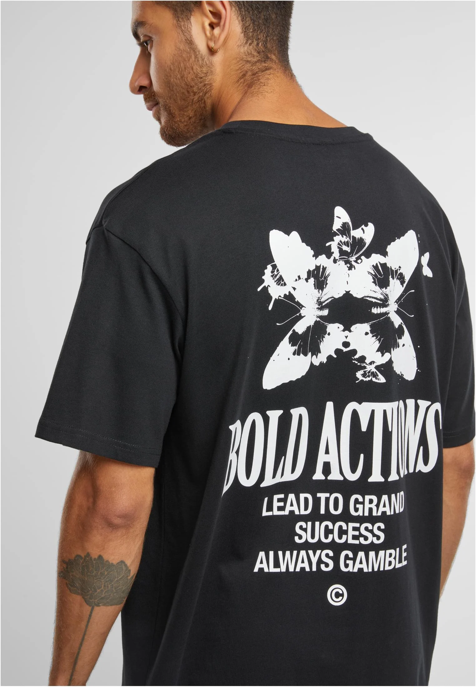 skwm-tb-MT3465_Mw16-00007 Bold Actions Oversize Tee