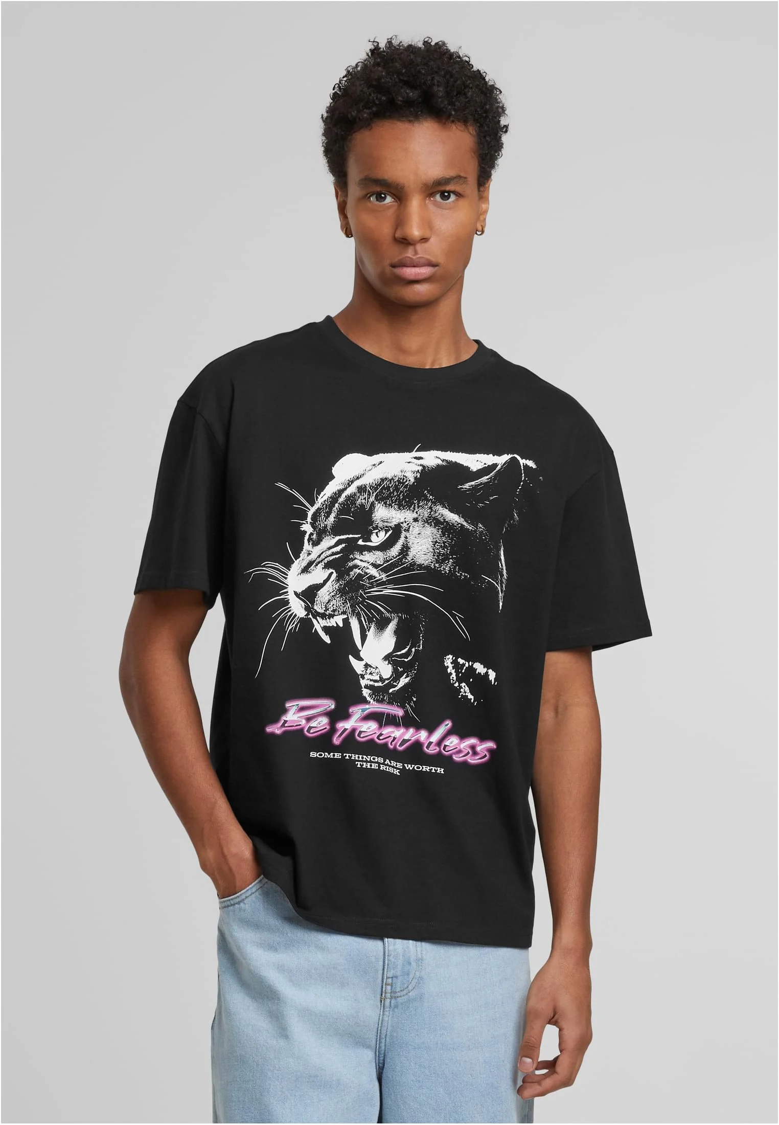 skwm-tb-MT3588_Mw1-00007_7cdf995b-ad69-4bab-8479-858f45bac551 Be Fearless Oversize Tee