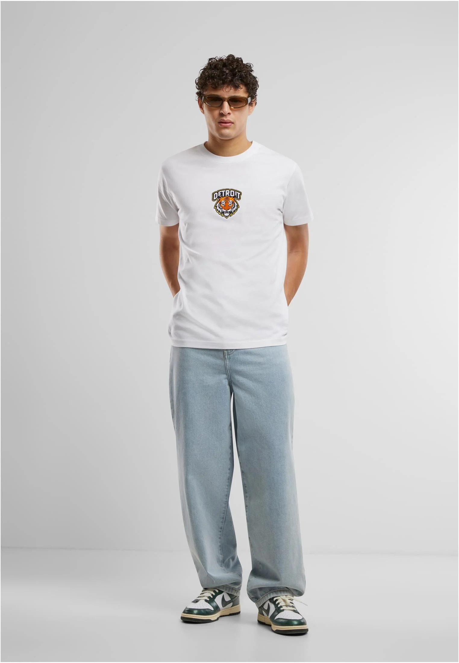 skwm-tb-MT3696_Mw12-00220 Detroit Tiger Head Patch Tee