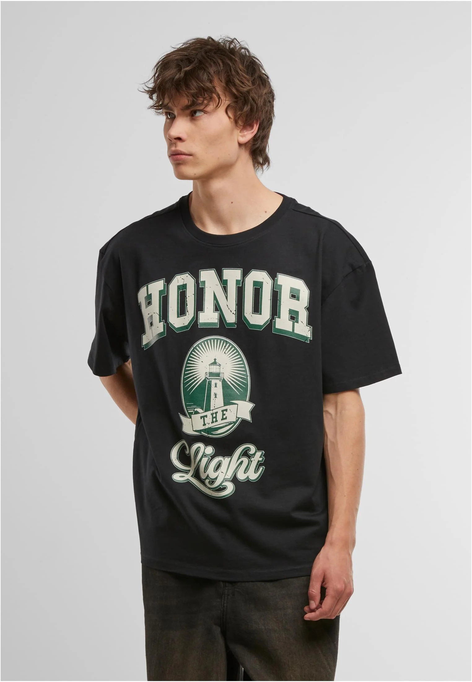 skwm-tb-MT3858_Mw1-00007_eaaf0aa1-3593-4962-8a3d-66870424100a Honor The Light Oversize Tee