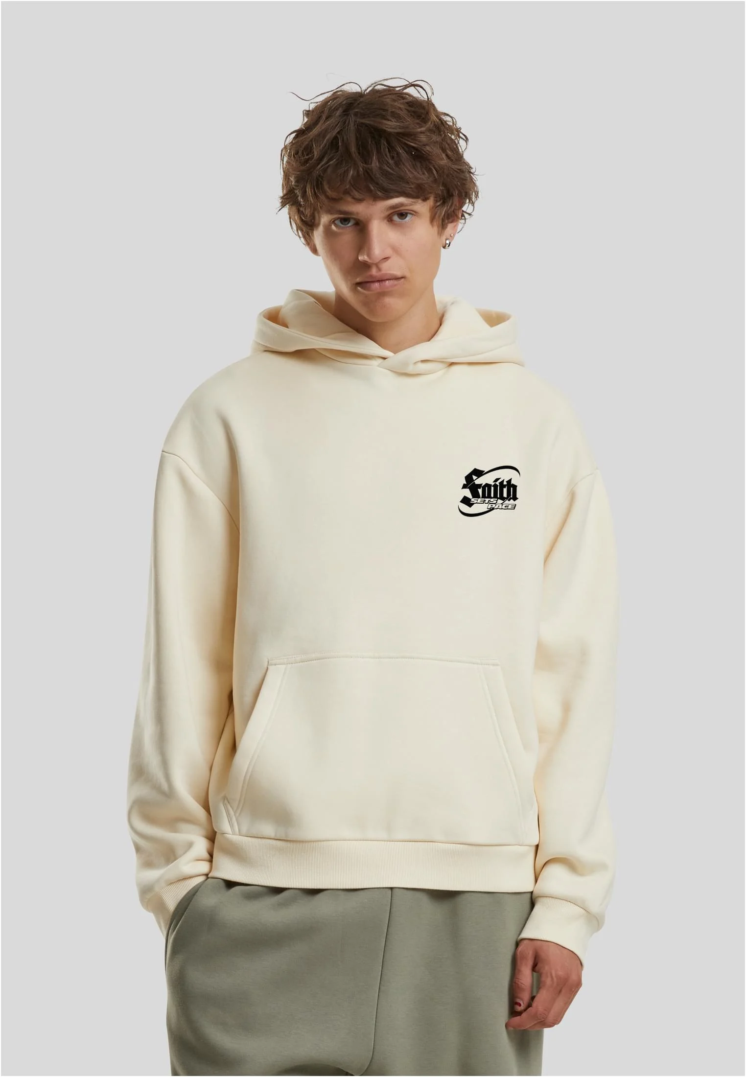 skwm-tb-MT4320_Mw1-02903_5252e854-4992-431e-ac2f-58a49978d15b Faith Sets Pace Fluffy Hoody