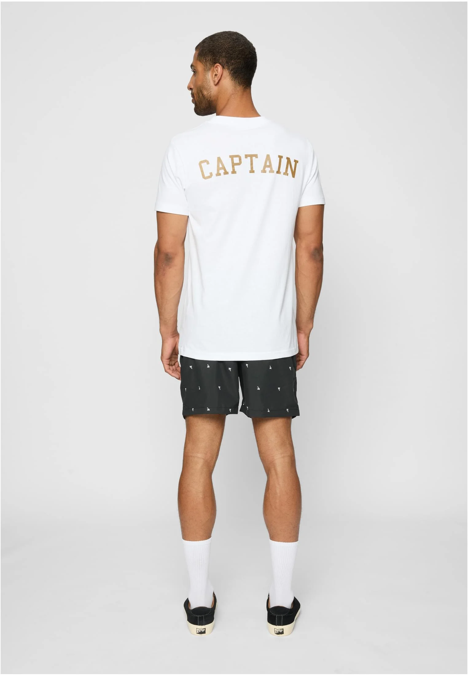 skwm-tb-MT667_Mw16-00220 Captain Tee