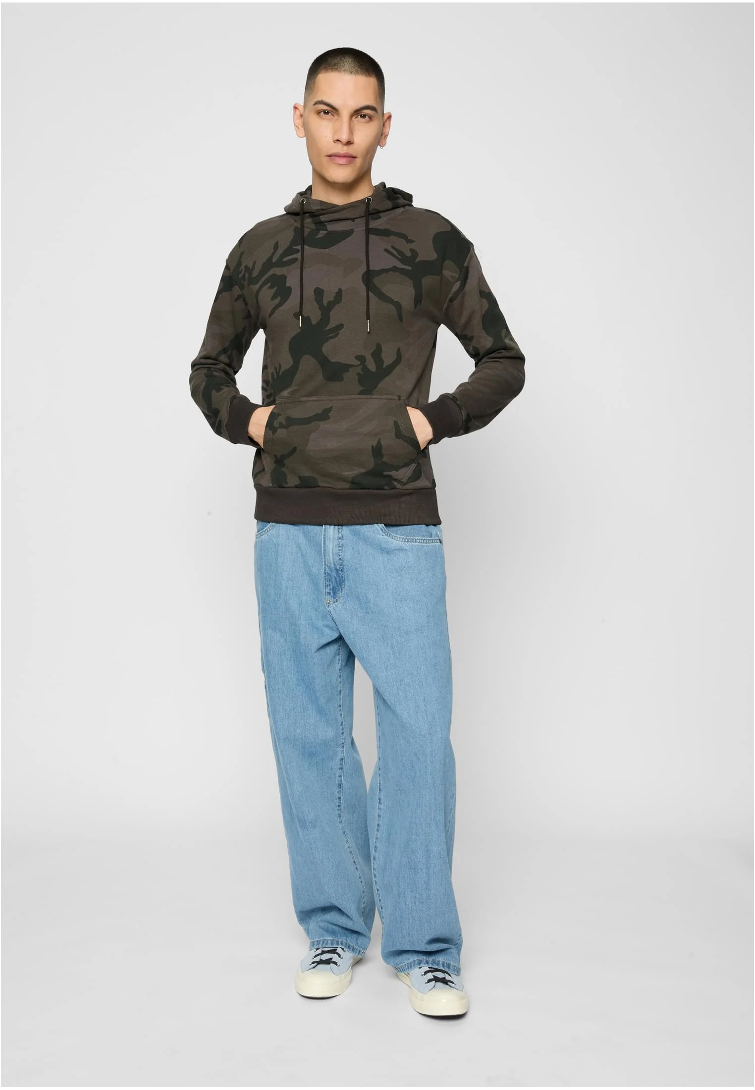 skwm-tb-TB1781_Mw12-00784_90499980-643e-4f20-b93a-67eac2be52b7 High Neck Camo Hoody