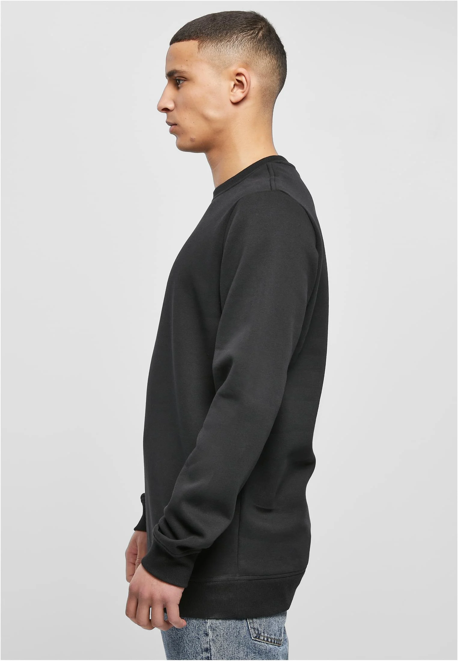 skwm-tb-TB2391_Mw4-00007_c1c744bb-d478-48a2-bfbc-172bc7a01a3e Basic Terry Crew