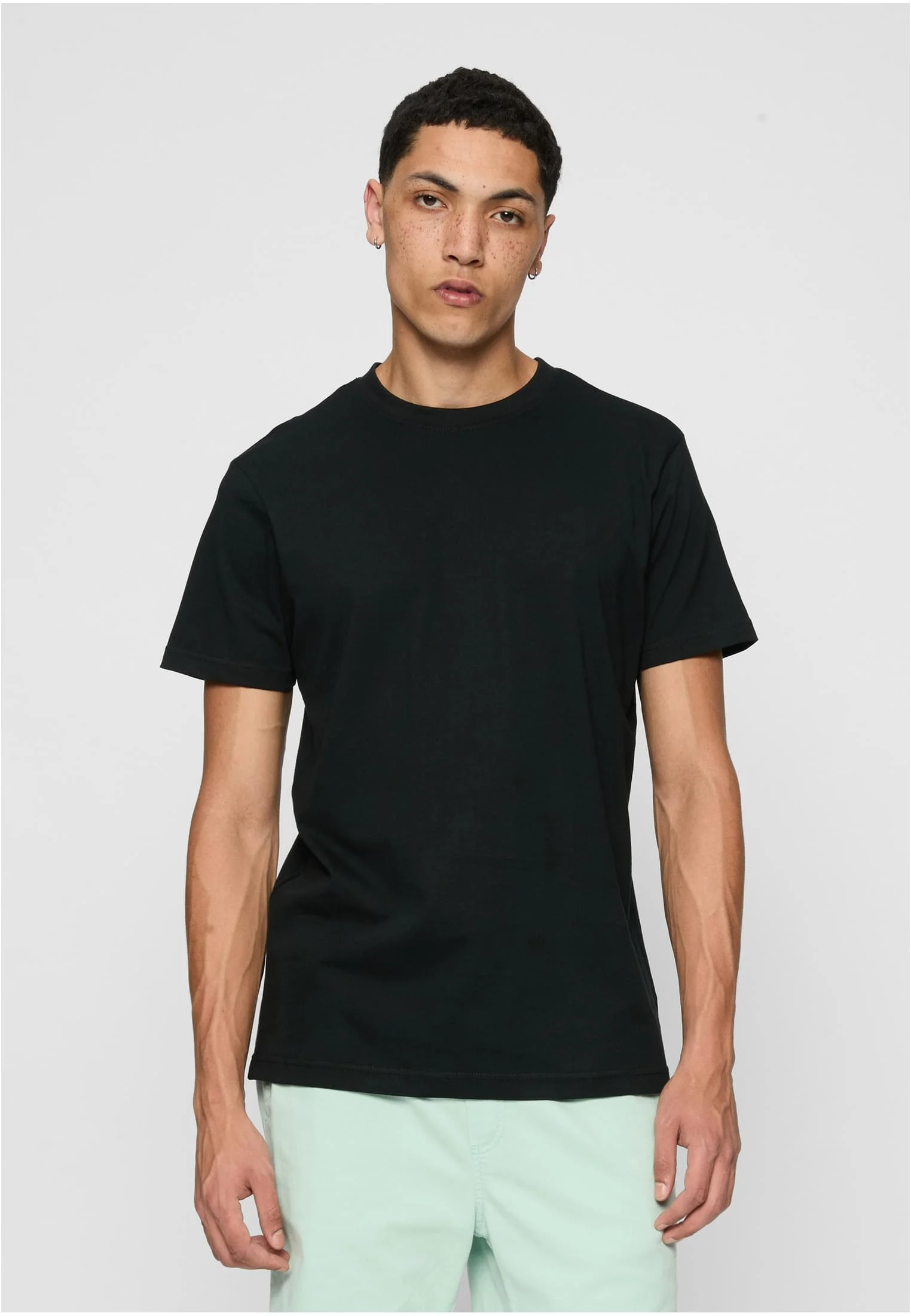 skwm-tb-TB2684A_Mw1-00826_d17eddce-42bc-4f60-84b5-9c300b125f79 Basic Tee 2-Pack