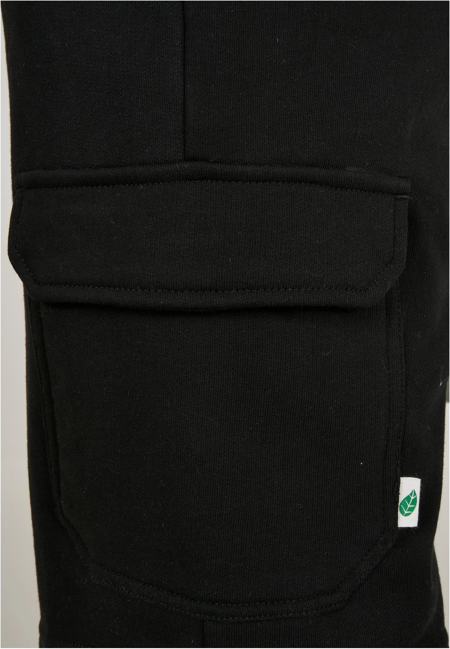skwm-tb-TB4144_P8-00007_873fd9db-0e8c-4a0a-b25e-f2651adf519c Essentials Cargo Sweatshorts