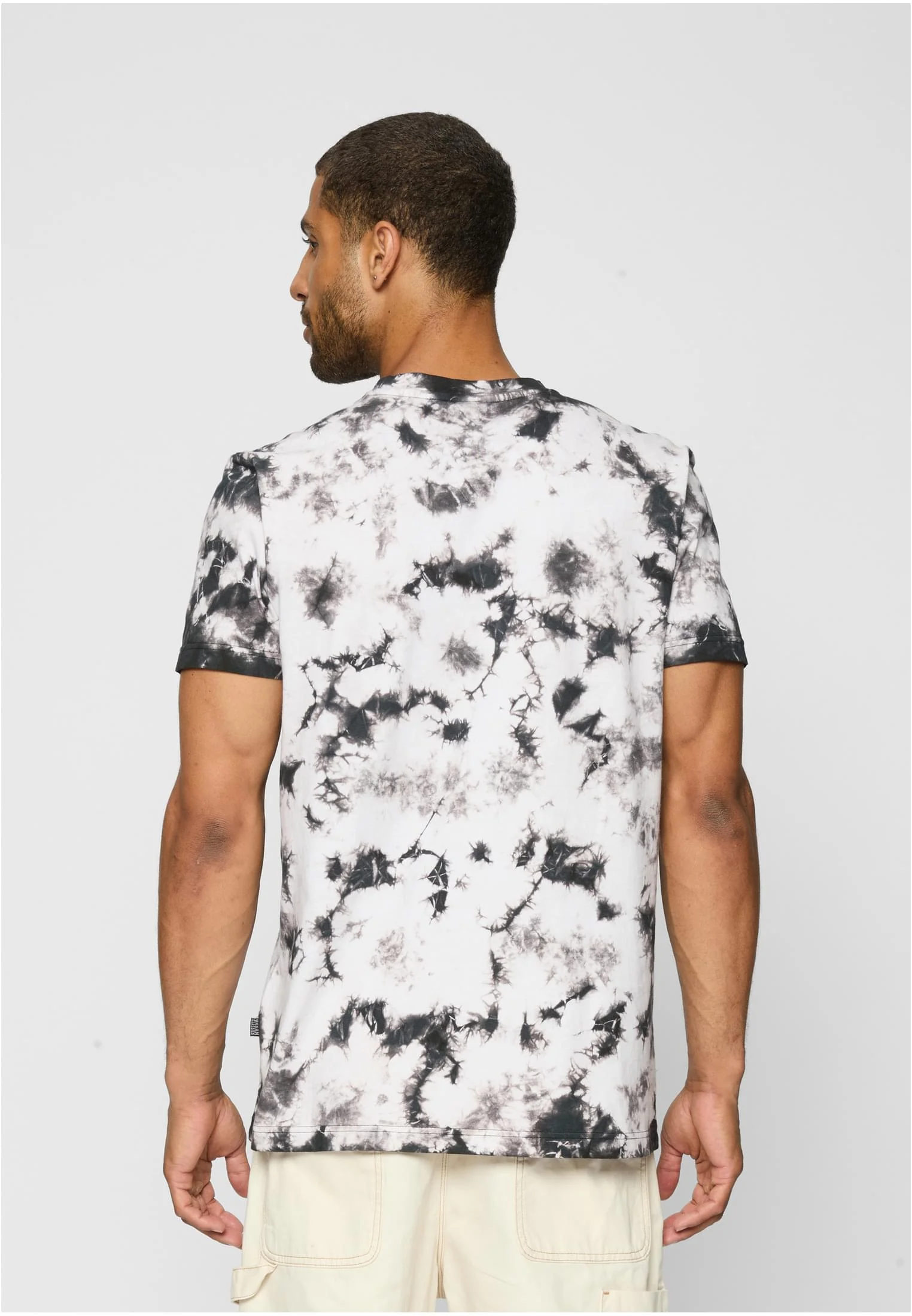 skwm-tb-TB4157_Mw2-01248_04c060d3-b109-445a-b9a1-06d14f097548 Black Tie Dye Tee
