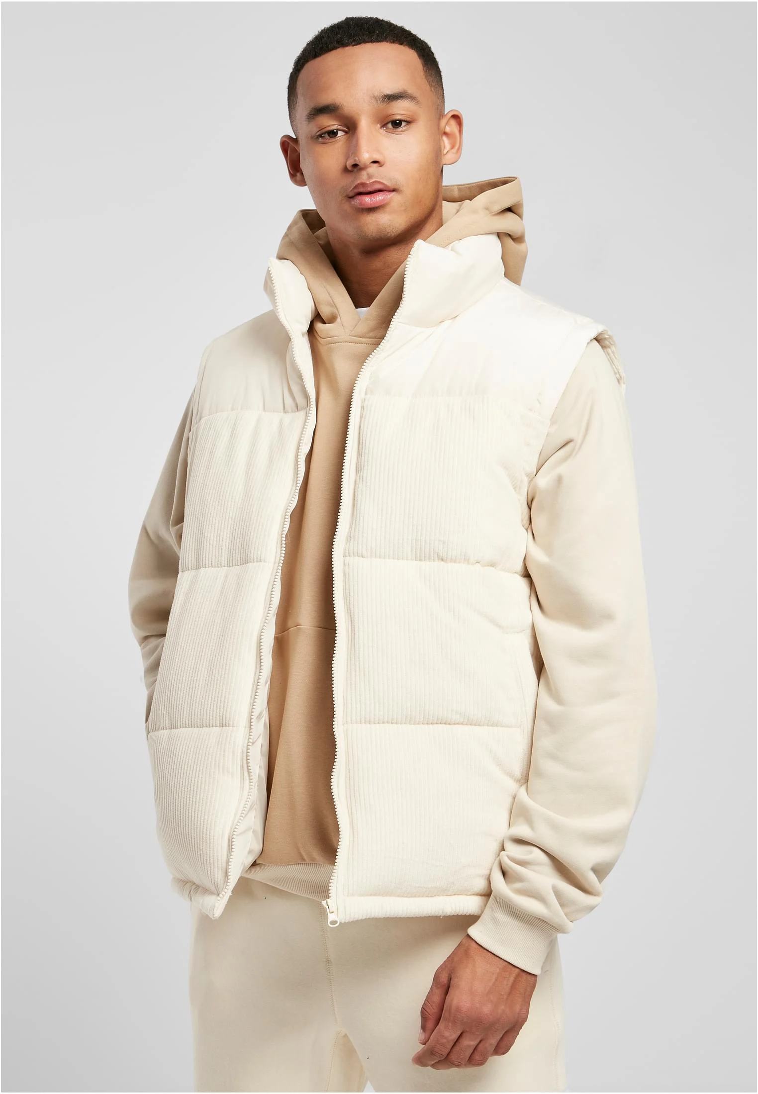 skwm-tb-TB4693_Mw1-02903_95156913-d58b-4d7d-9c48-2a1cf724a149 Cord Vest