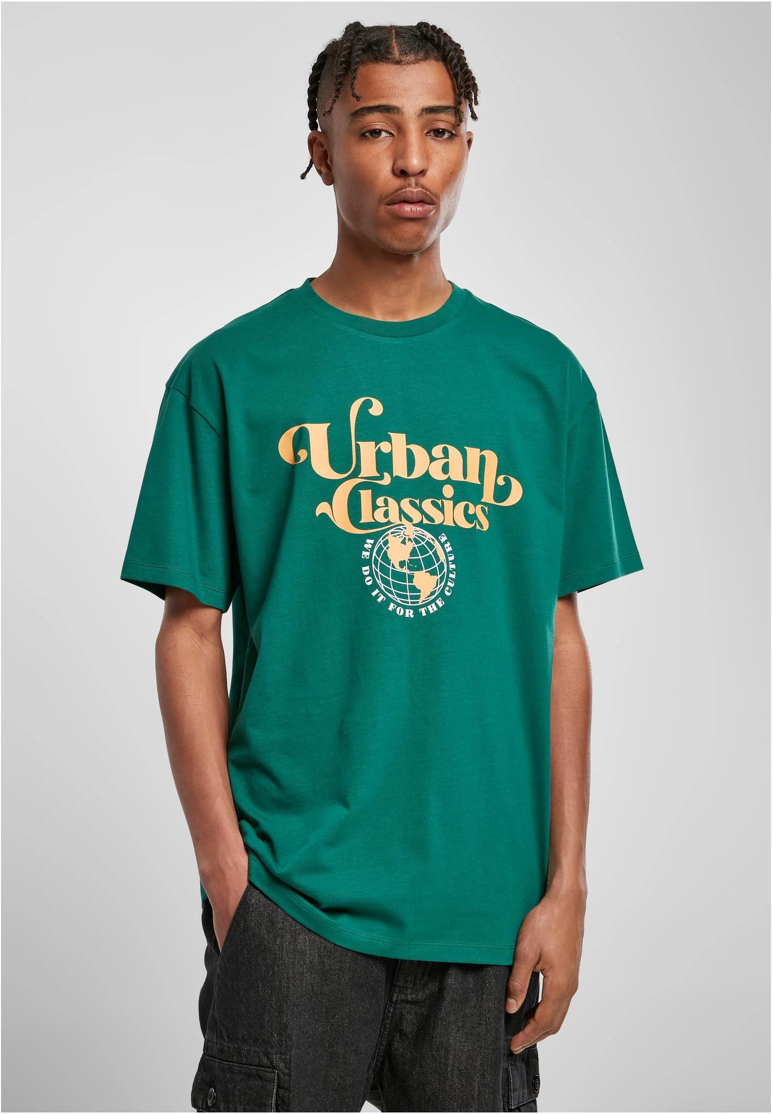skwm-tb-TB4901_Mw1-00110_0afb94ca-c4a6-43eb-be1a-1785e45d4de3 Essentials Globe Logo Tee