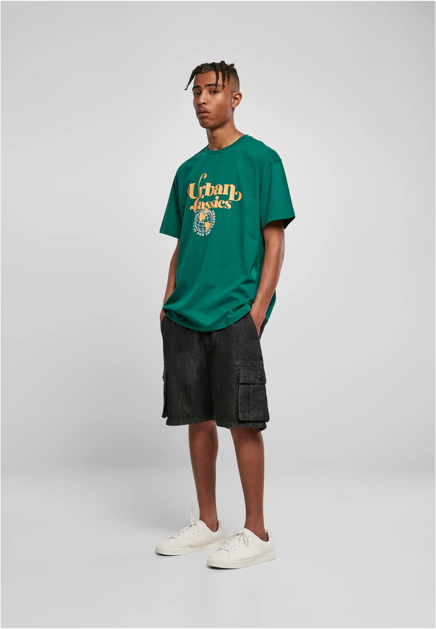 skwm-tb-TB4901_Mw12-00110_f7708eb6-221f-4c64-bb67-817244a8b66d Essentials Globe Logo Tee