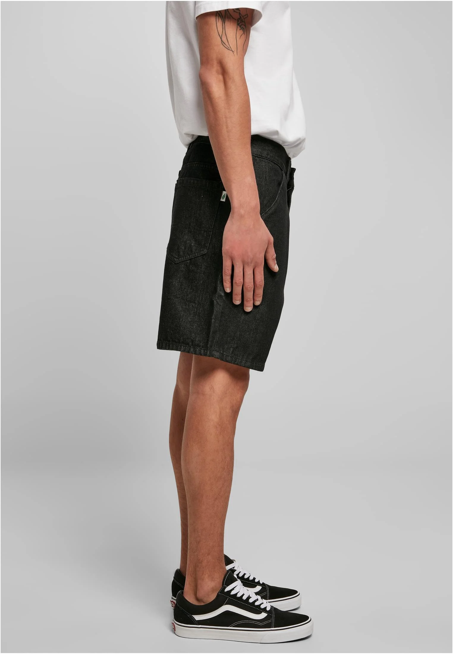 skwm-tb-TB4946_Mw5-00709_ab96466c-96fd-4ca1-bf13-7101c52b441d Essentials Denim Bermuda Shorts